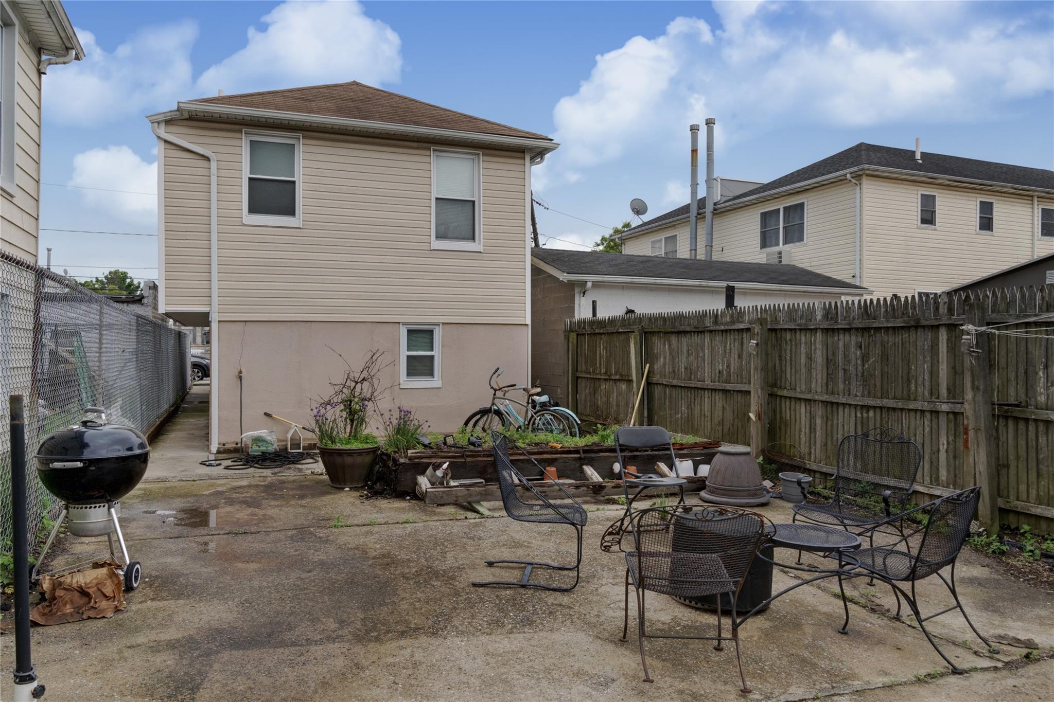 Single Family Gouverneur  Queens, NY 11692, MLS-866909-20