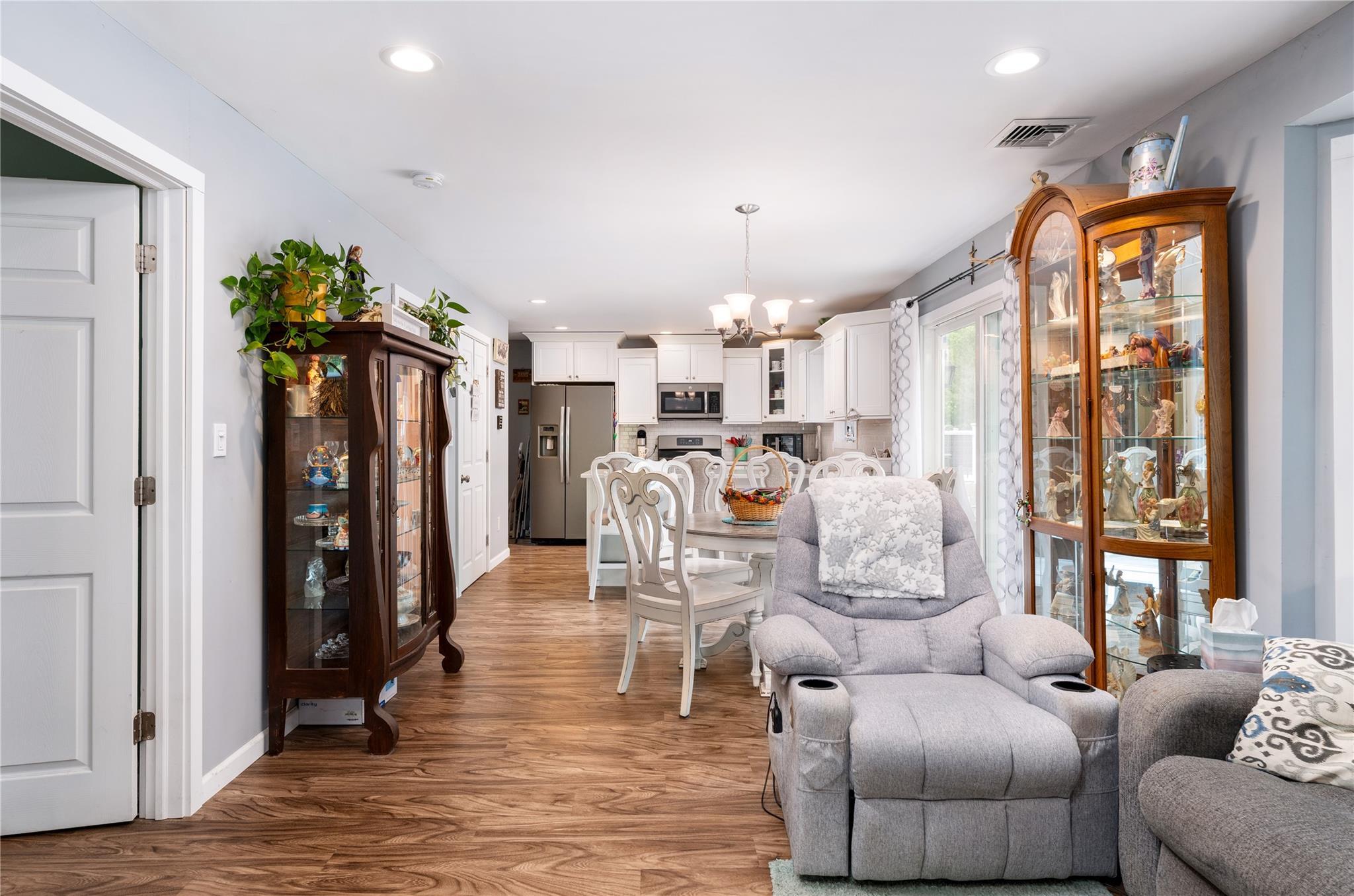 Single Family Debbie  Suffolk County, NY 11776, MLS-866930-33