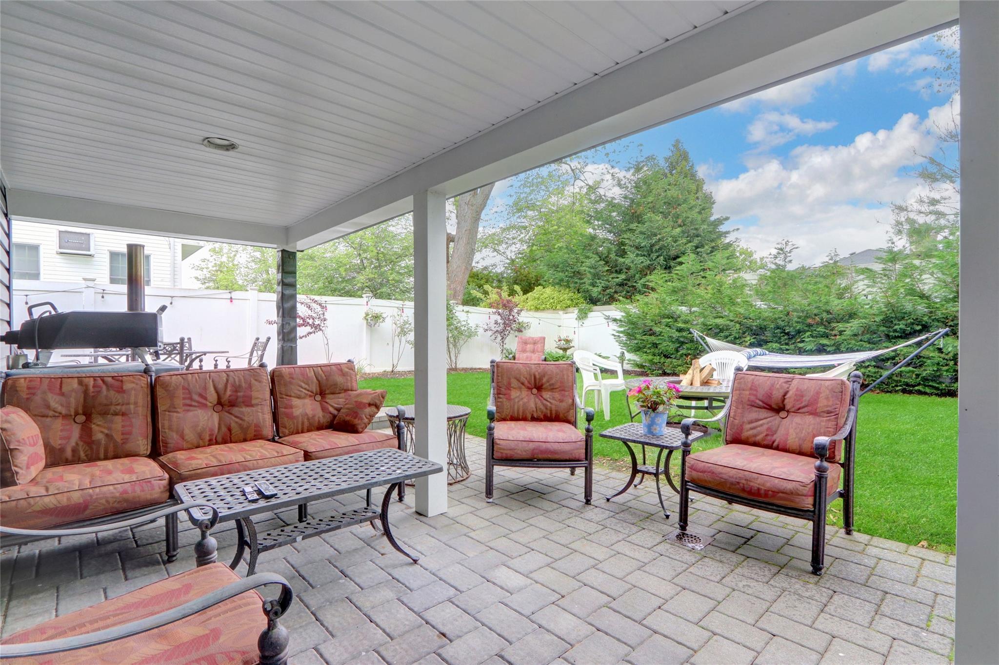 Single Family Fairfax  Nassau County, NY 11758, MLS-866938-17