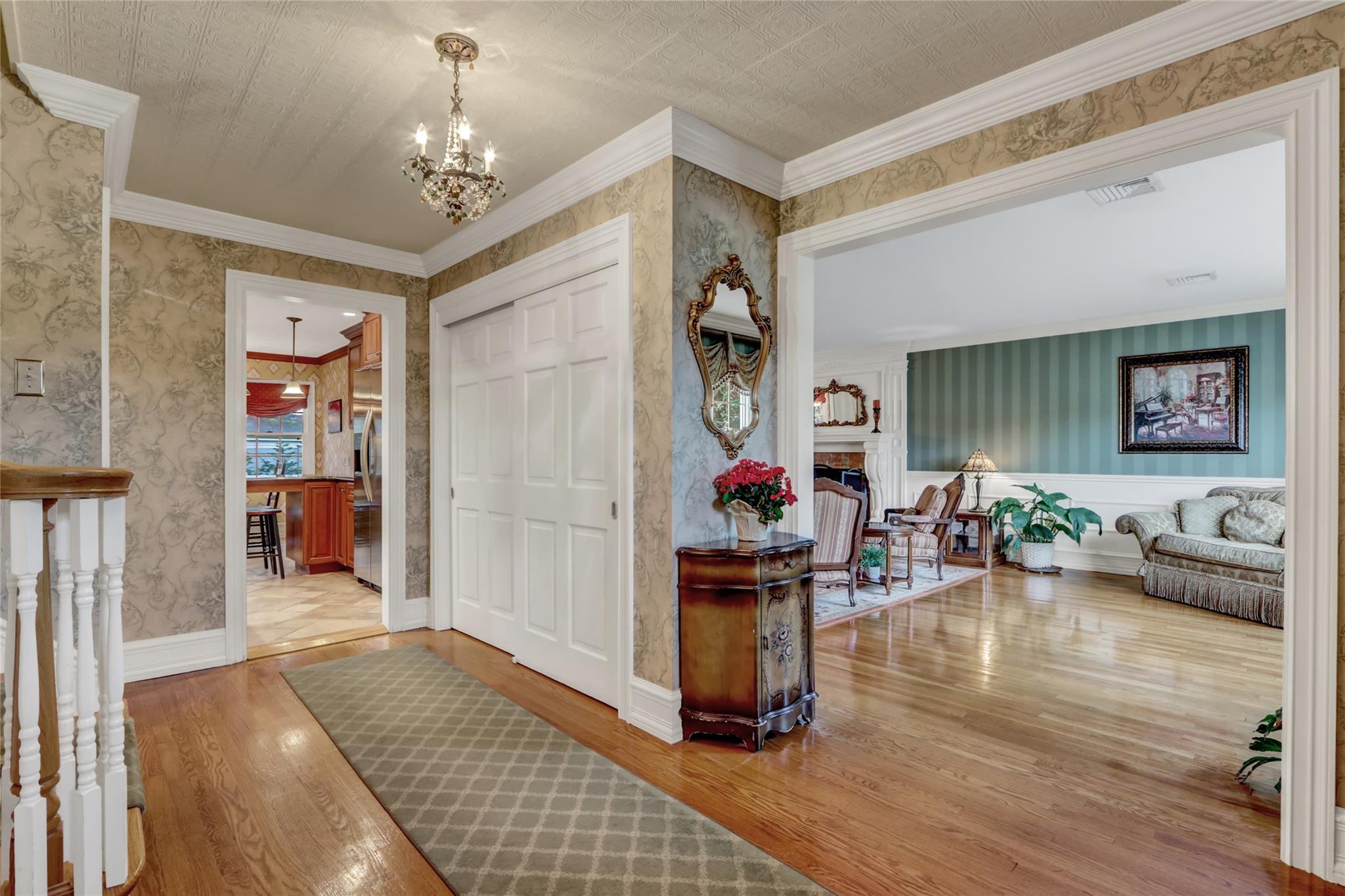 Single Family Fairfax  Nassau County, NY 11758, MLS-866938-2