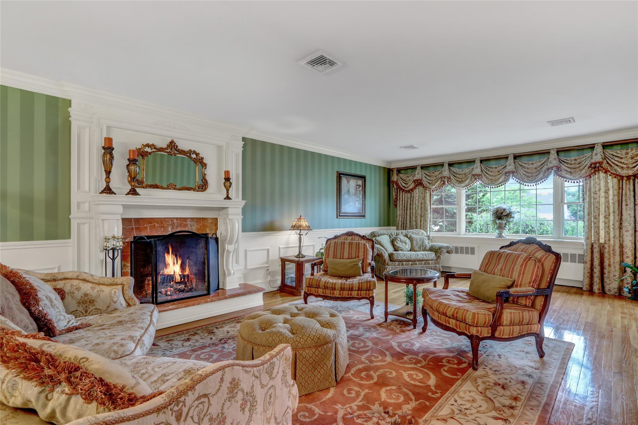 Single Family Fairfax  Nassau County, NY 11758, MLS-866938-3