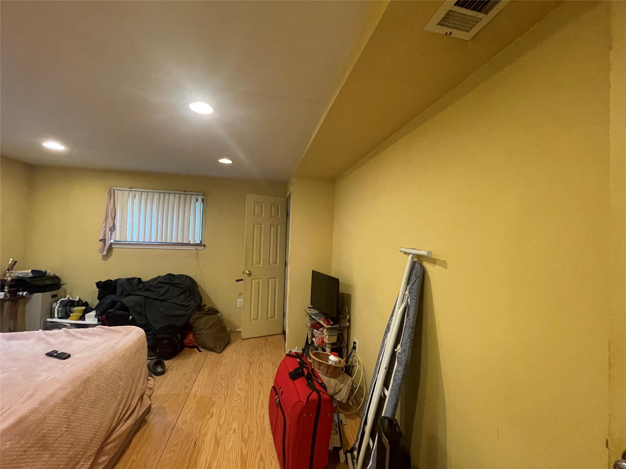 Single Family 214th  Bronx, NY 10469, MLS-866946-12