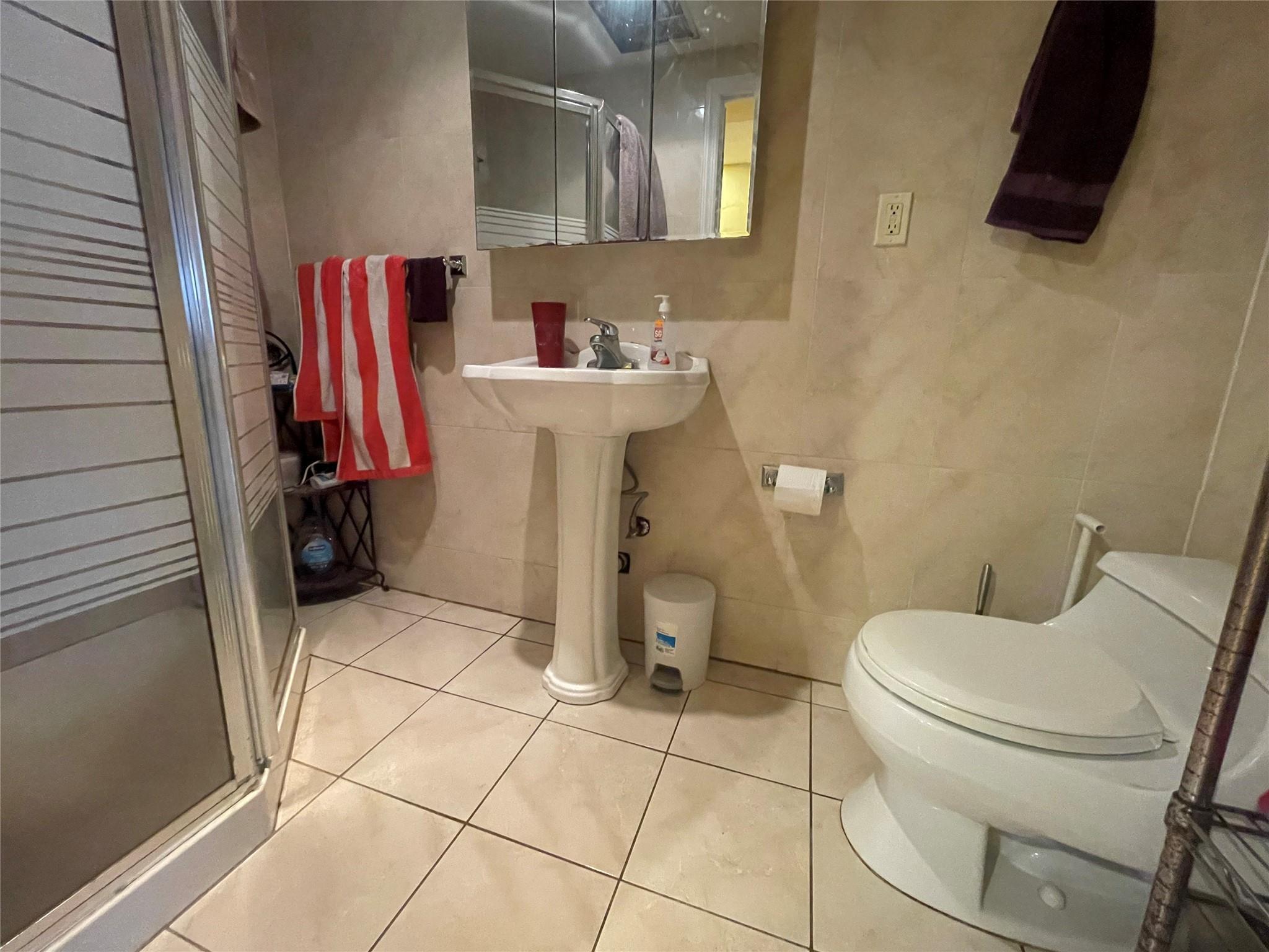 Single Family 214th  Bronx, NY 10469, MLS-866946-9