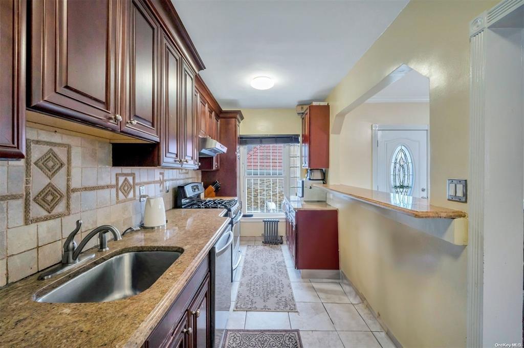 Single Family 47th  Queens, NY 11105, MLS-866959-12