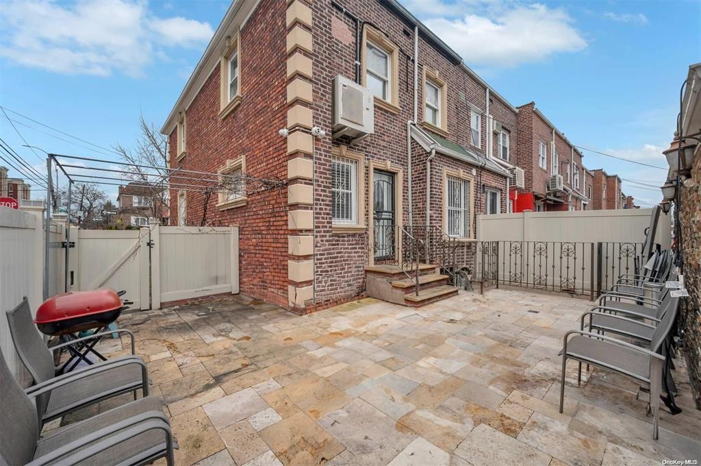 Single Family 47th  Queens, NY 11105, MLS-866959-24