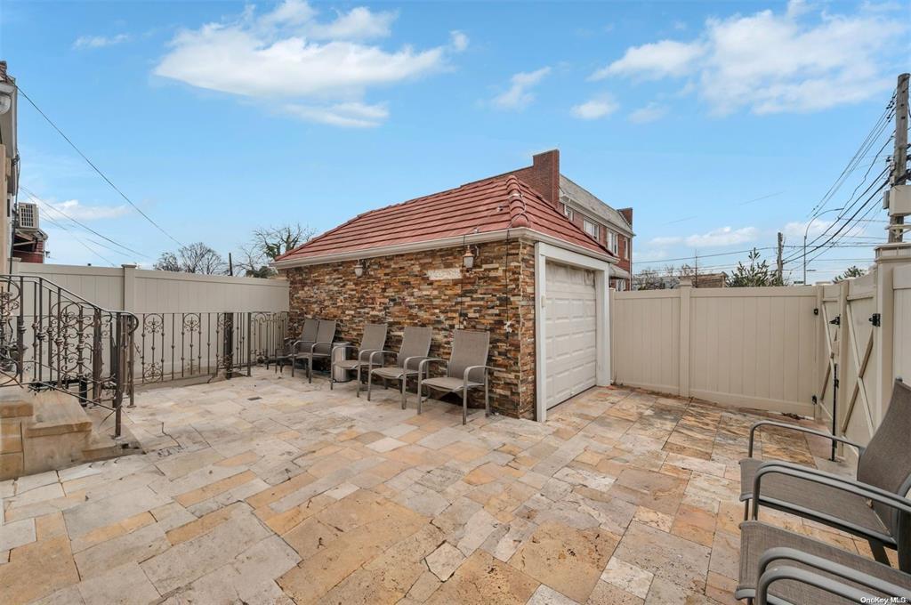 Single Family 47th  Queens, NY 11105, MLS-866959-25