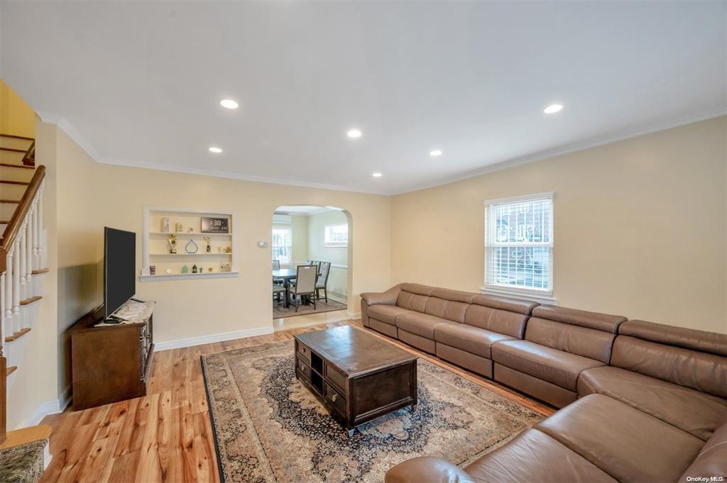 Single Family 47th  Queens, NY 11105, MLS-866959-3