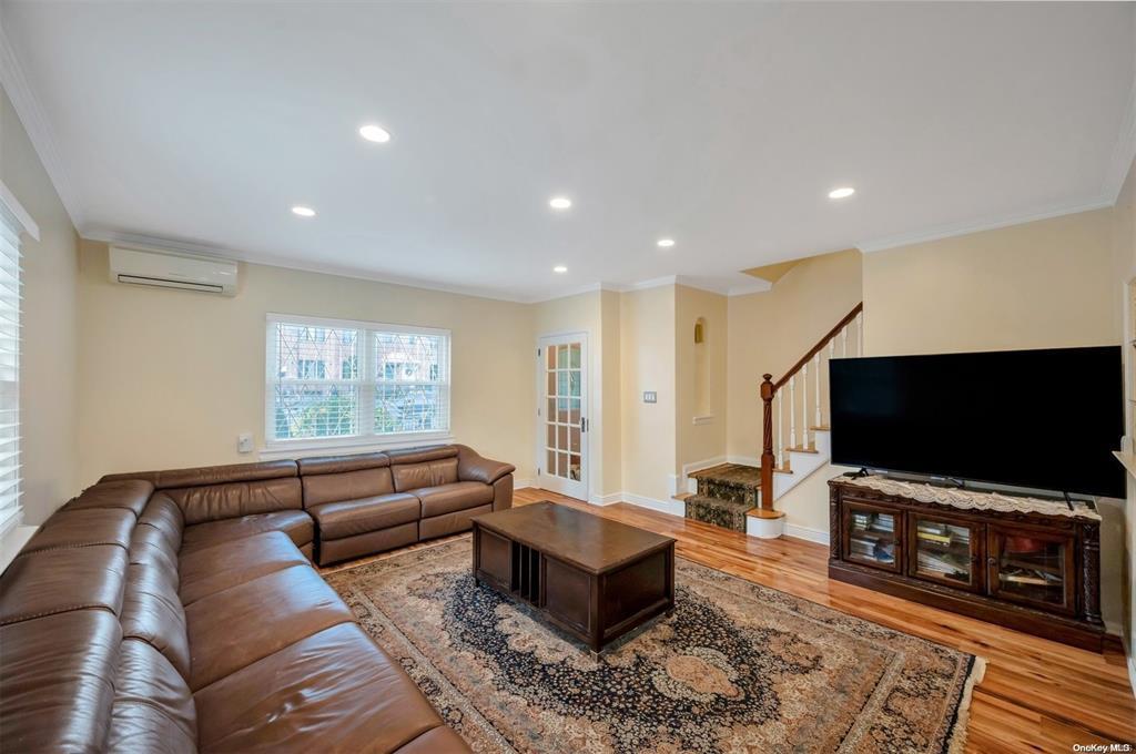 Single Family 47th  Queens, NY 11105, MLS-866959-5