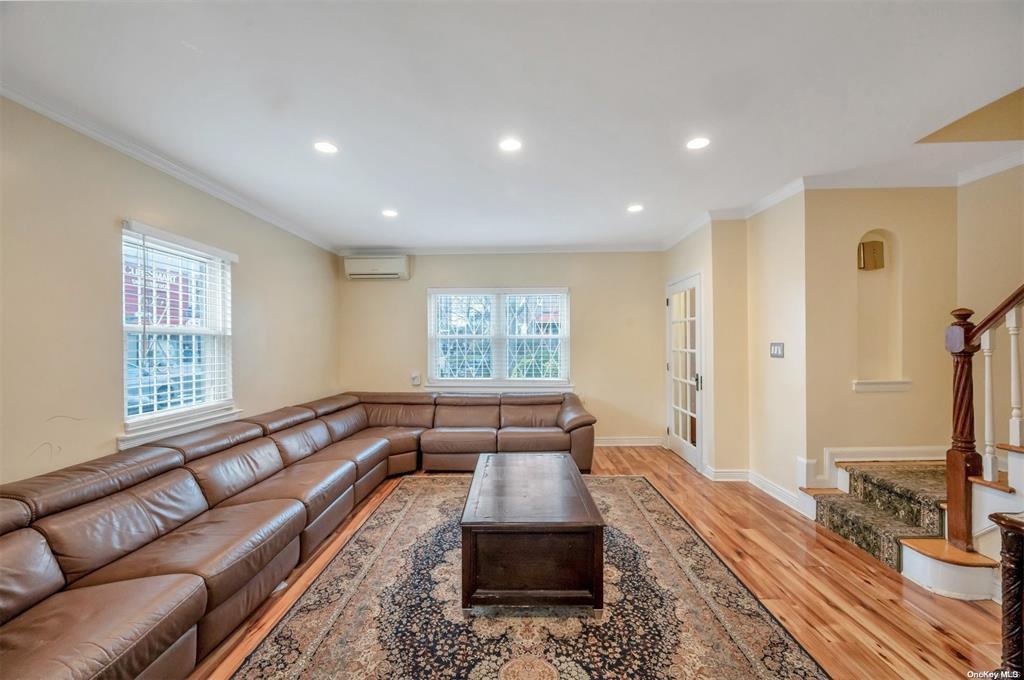 Single Family 47th  Queens, NY 11105, MLS-866959-6