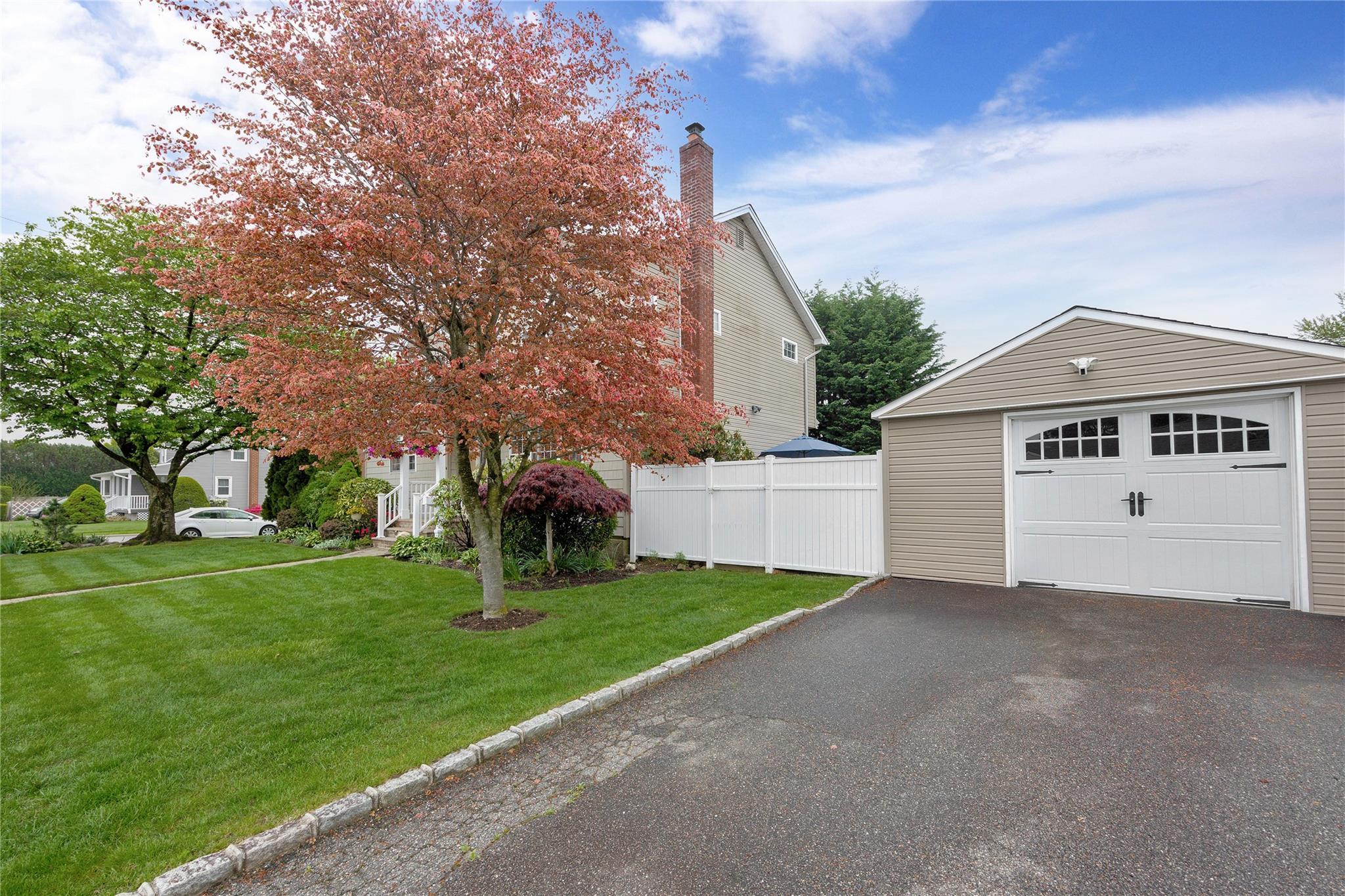 Single Family Pollok  Nassau County, NY 11801, MLS-866978-2