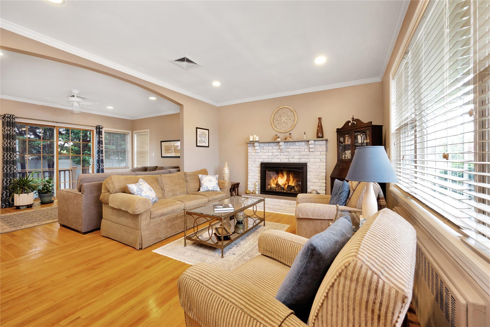 Single Family Pollok  Nassau County, NY 11801, MLS-866978-7