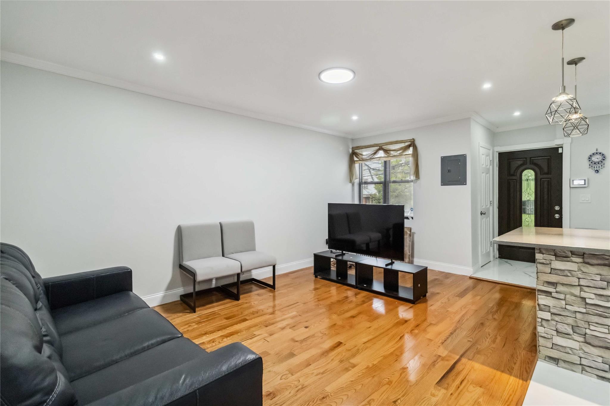 Single Family Pierce  Bronx, NY 10462, MLS-866982-6