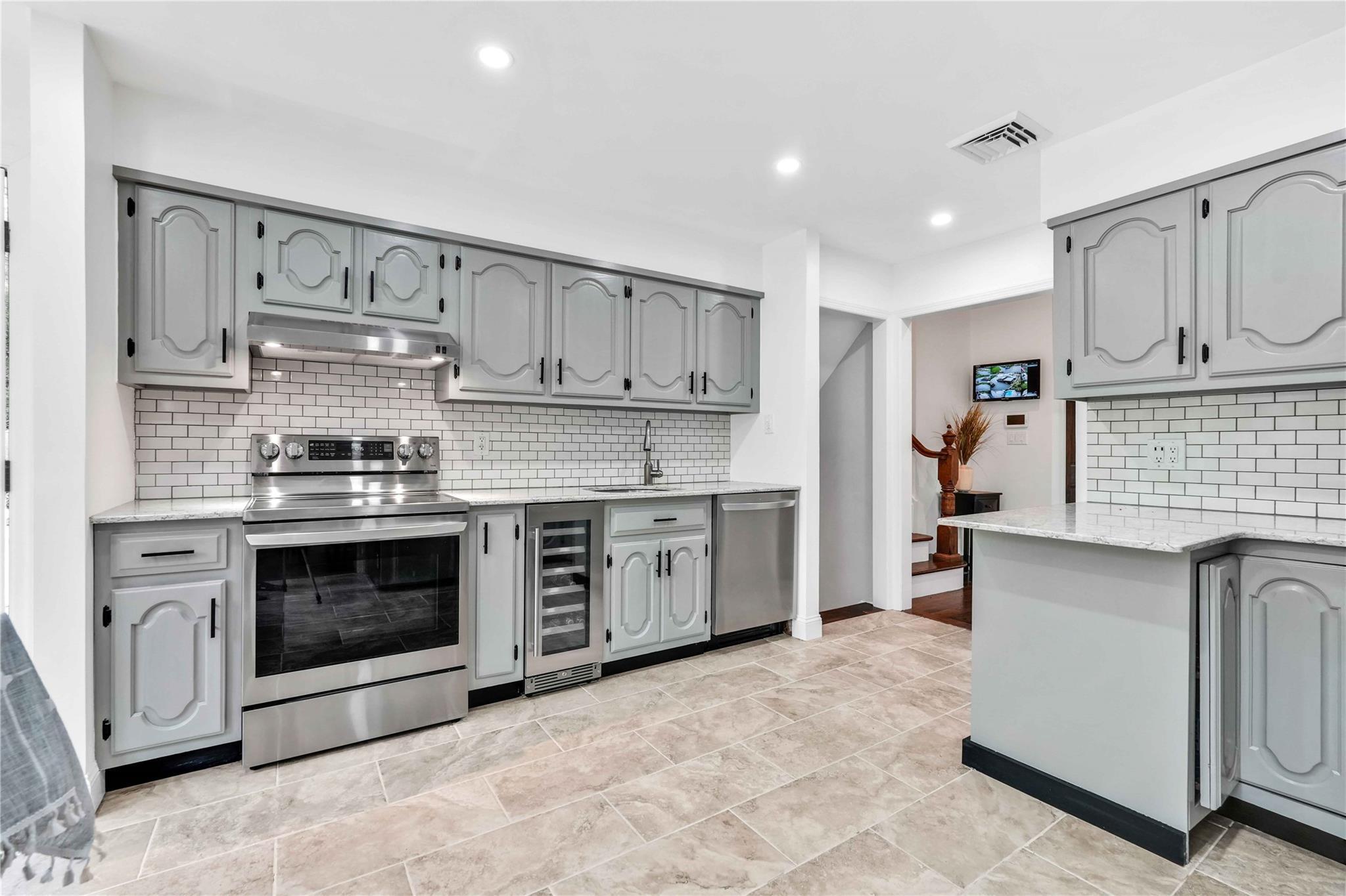 Single Family Bankside  Suffolk County, NY 11721, MLS-866995-7