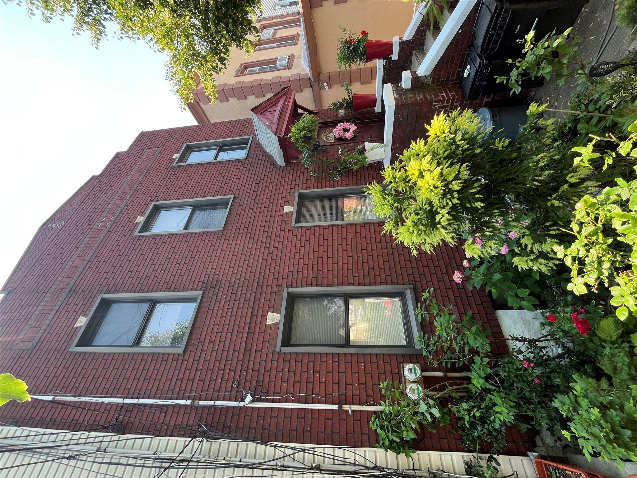 Single Family 56th  Queens, NY 11378, MLS-867034-3