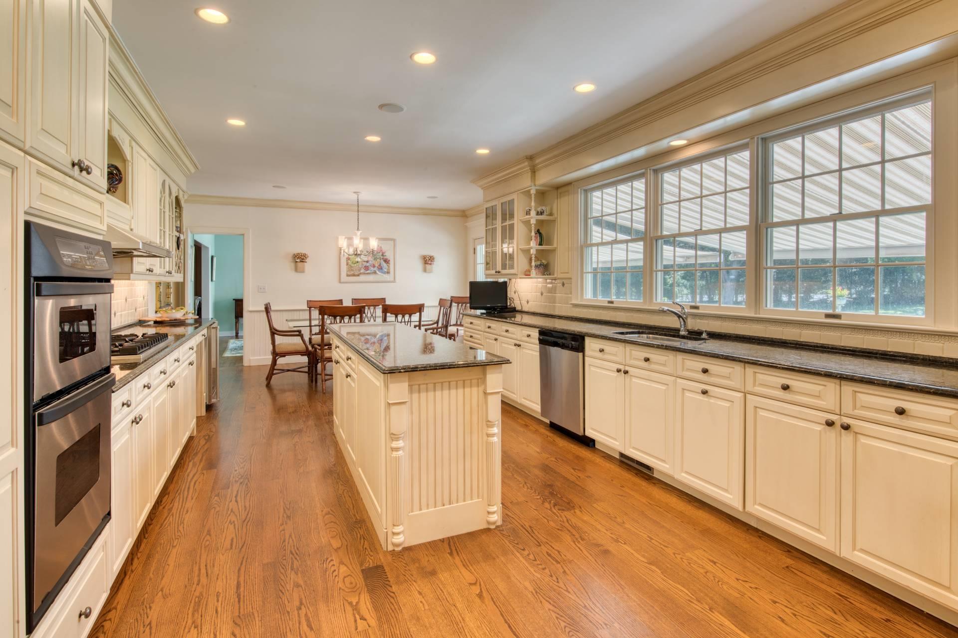 Single Family South  Suffolk County, NY 11978, MLS-867041-6