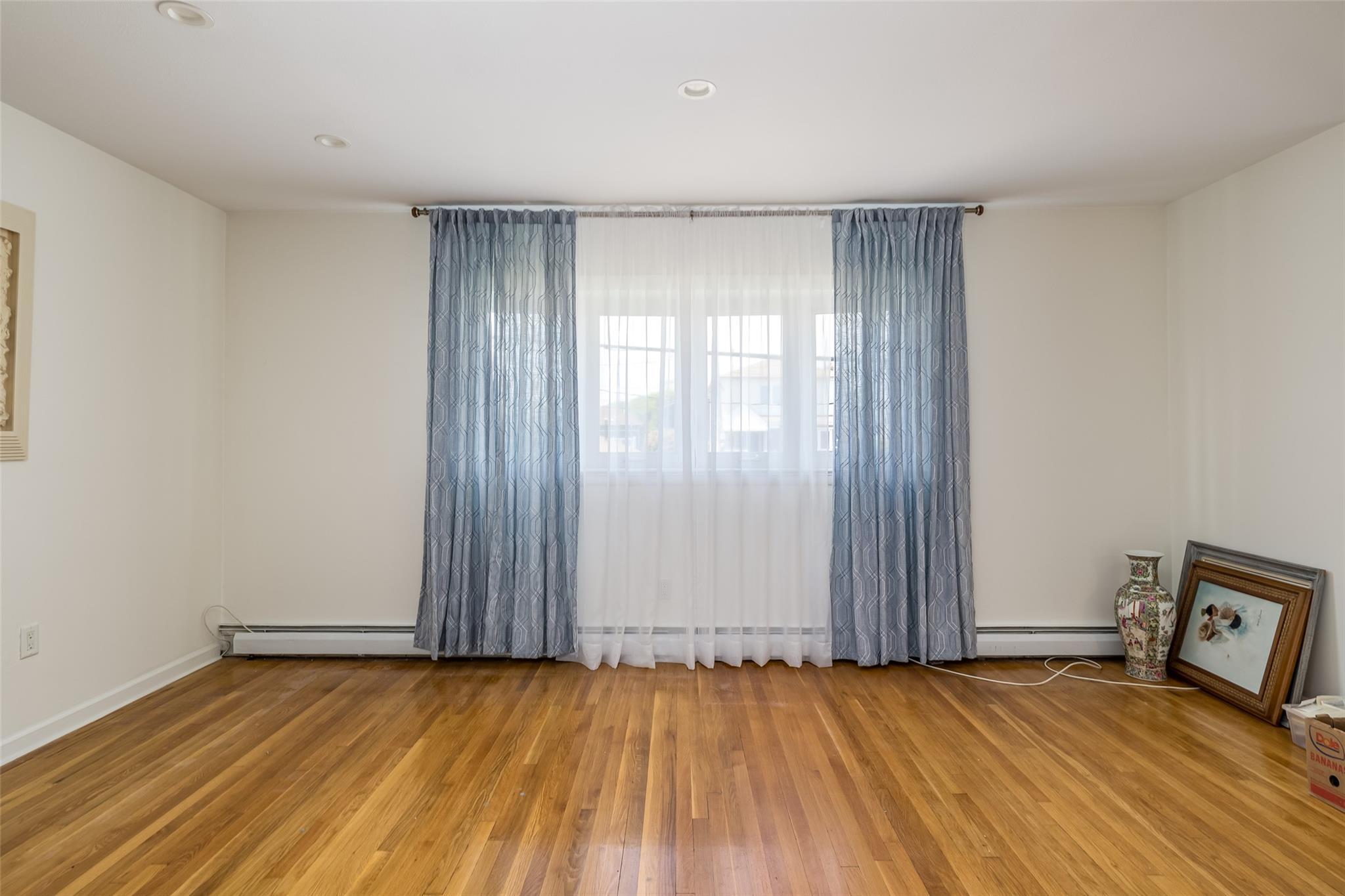 Single Family Long Beach  Nassau County, NY 11558, MLS-867081-8