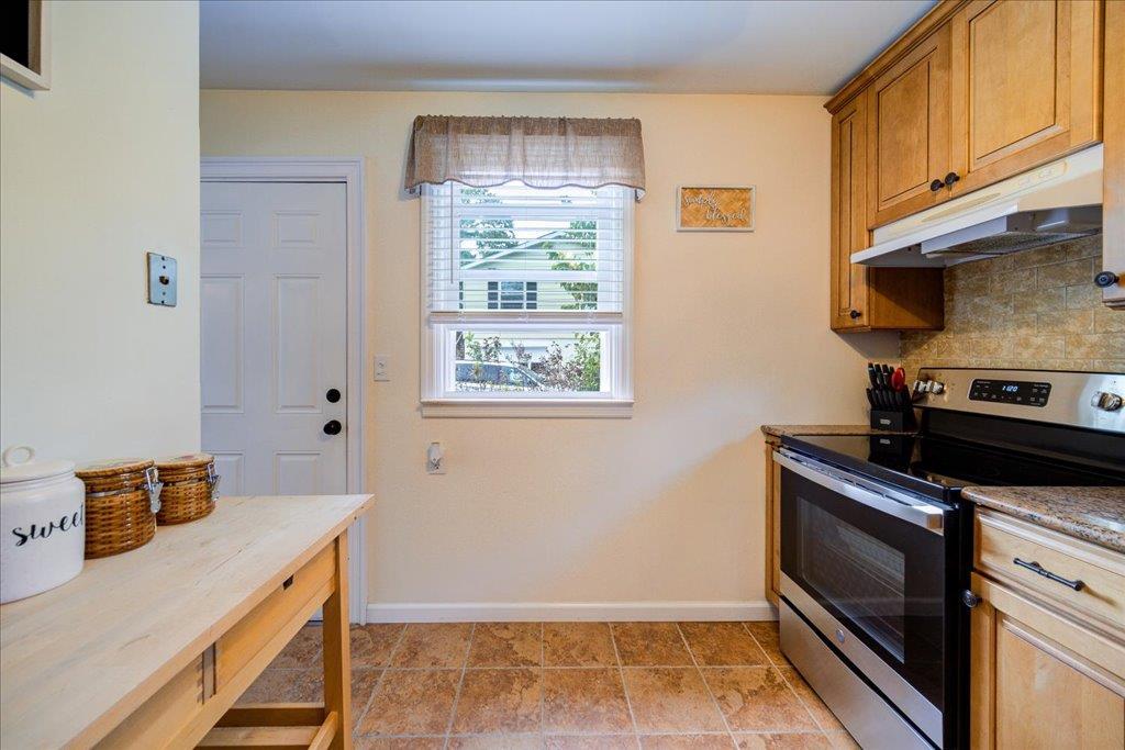 Single Family Booth  Dutchess County, NY 12590, MLS-867084-9