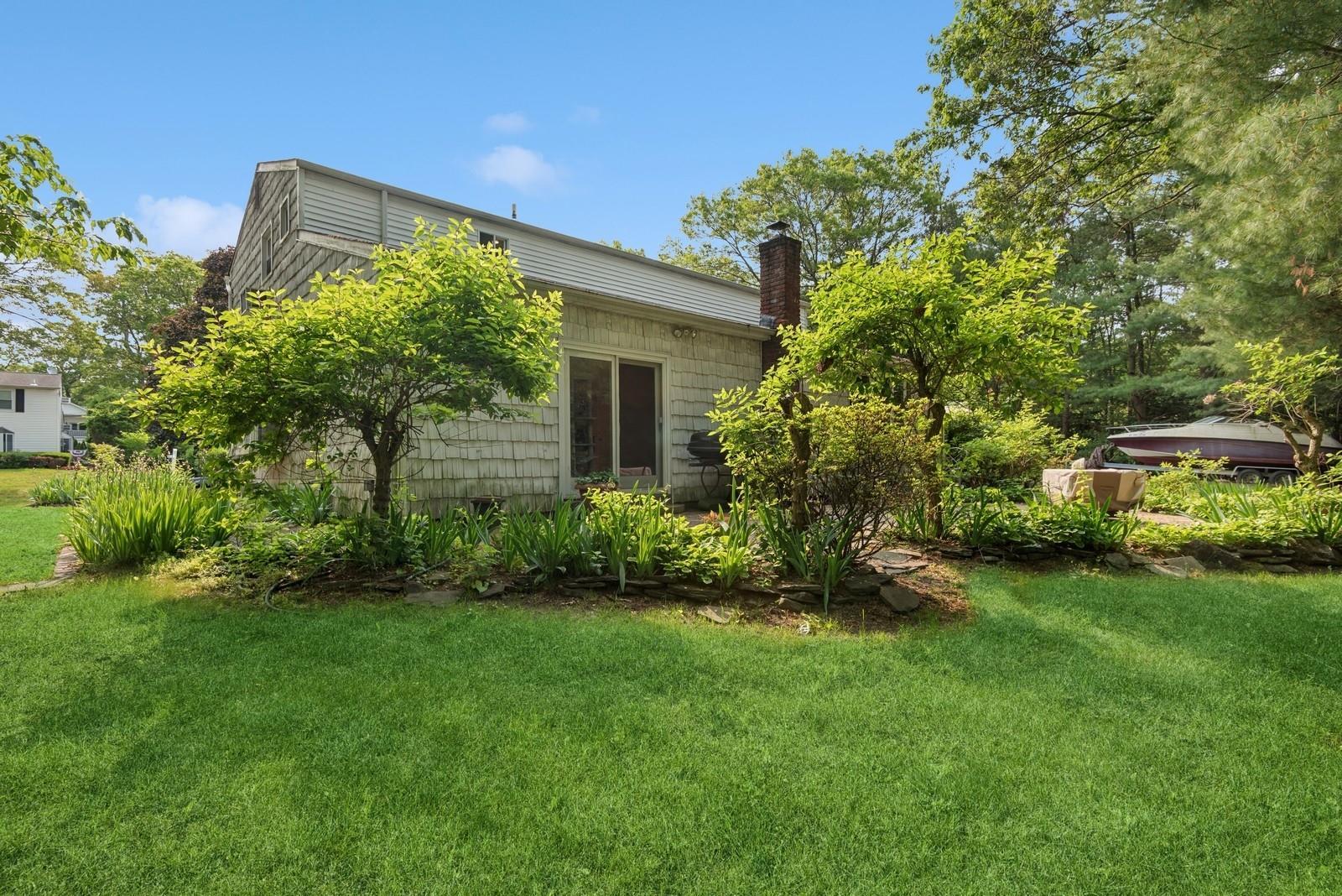 Single Family Woodbine  Suffolk County, NY 11727, MLS-867092-6