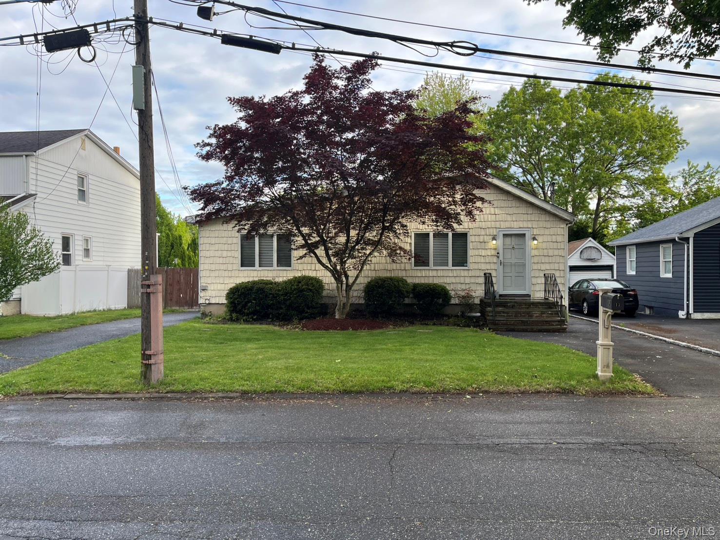 Single Family Reinhart  Suffolk County, NY 11747, MLS-867097-3