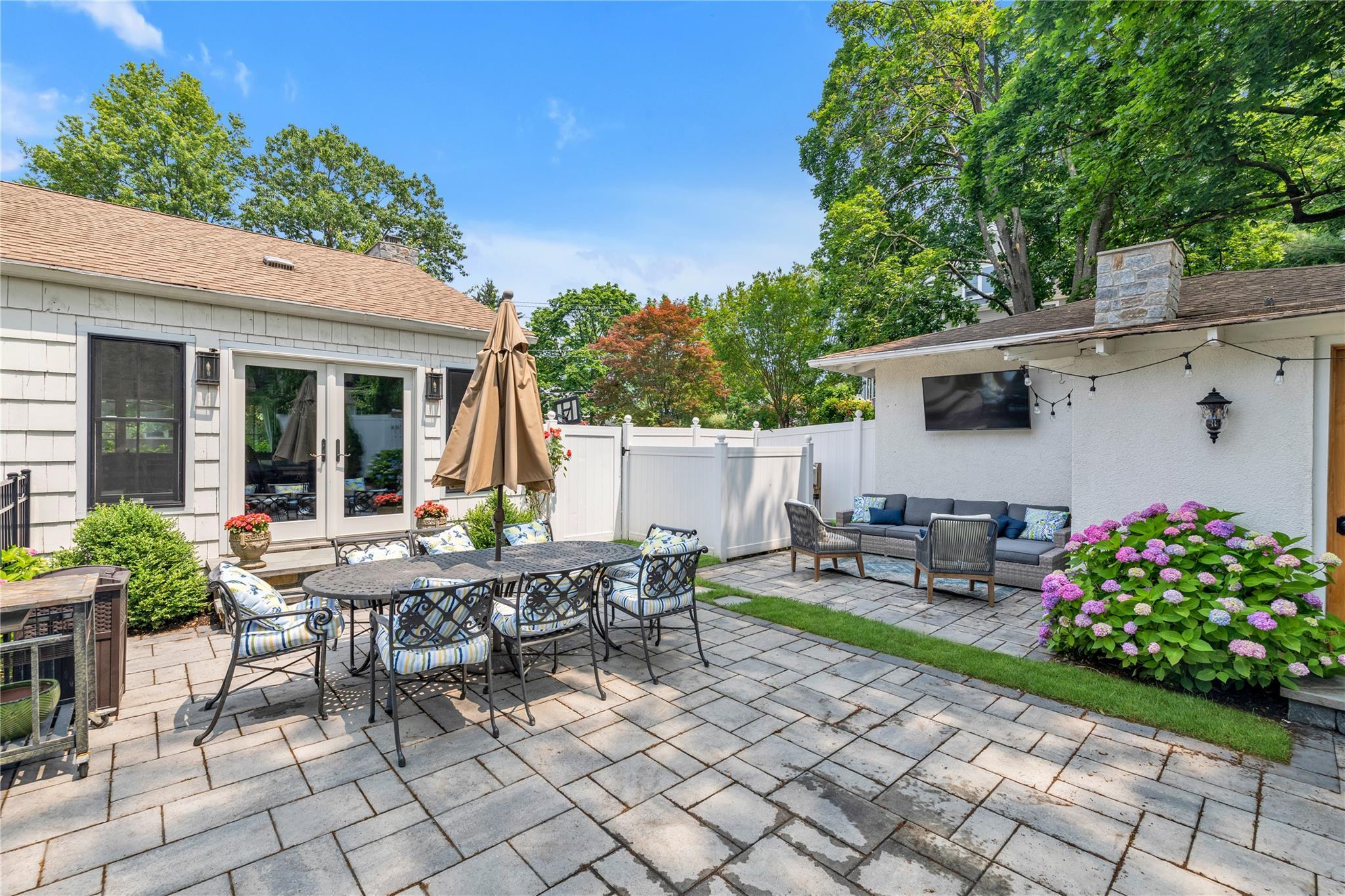 Single Family Bayview  Nassau County, NY 11050, MLS-867098-23