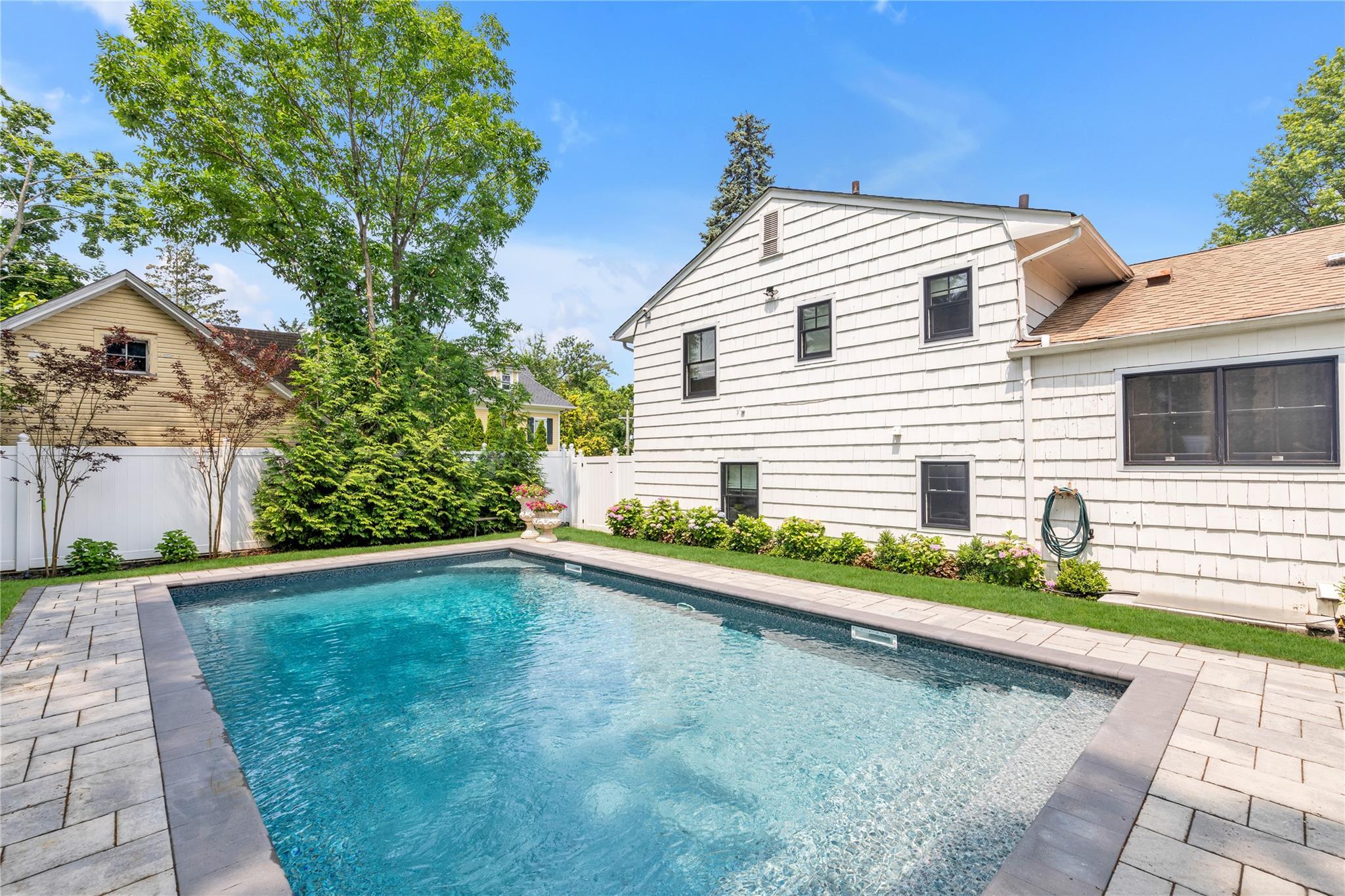 Single Family Bayview  Nassau County, NY 11050, MLS-867098-24