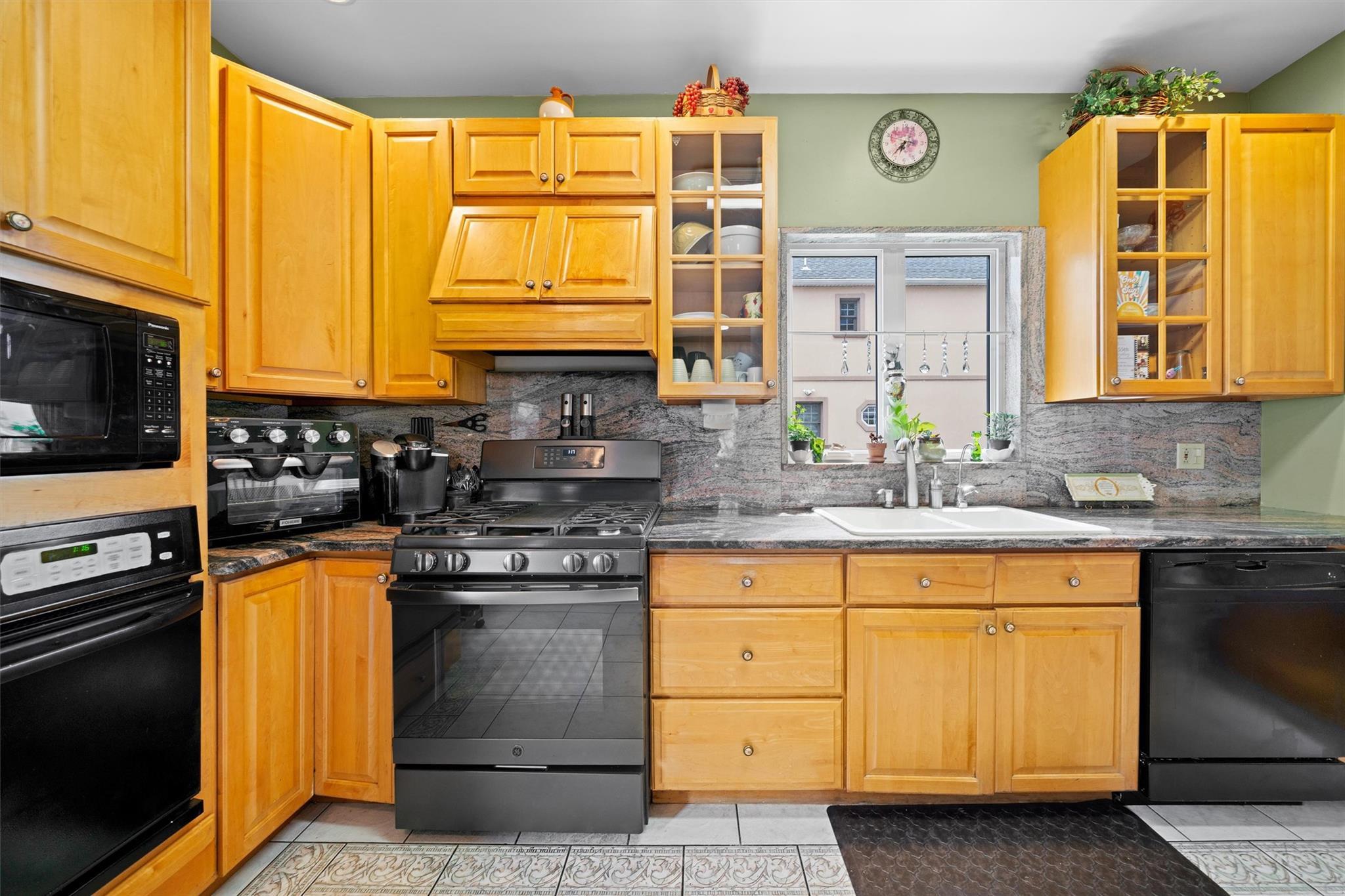 Single Family Kearney  Bronx, NY 10465, MLS-867128-5