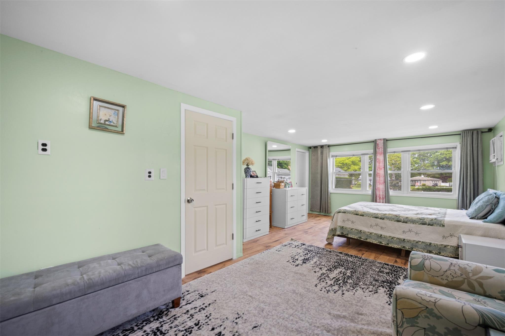 Single Family Westgate  Nassau County, NY 11762, MLS-867165-11