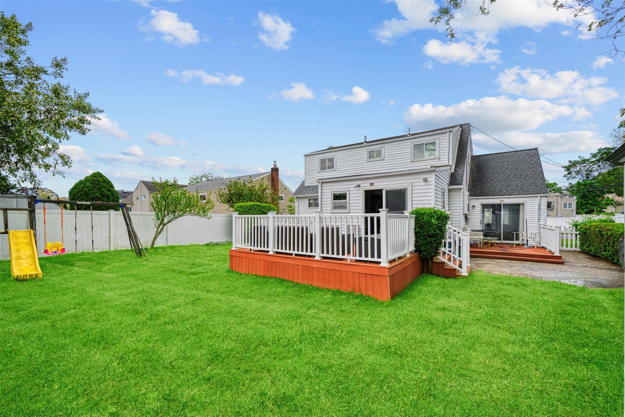 Single Family Westgate  Nassau County, NY 11762, MLS-867165-33