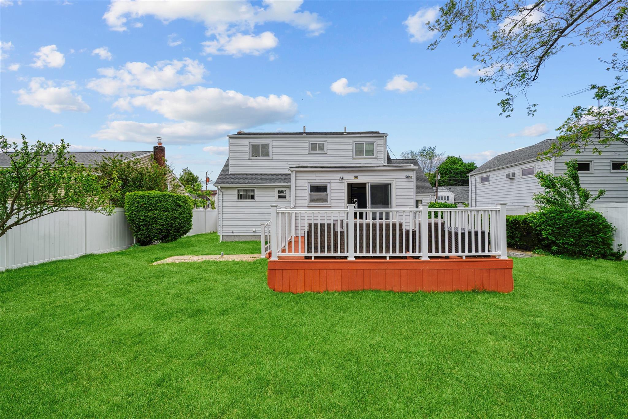 Single Family Westgate  Nassau County, NY 11762, MLS-867165-34