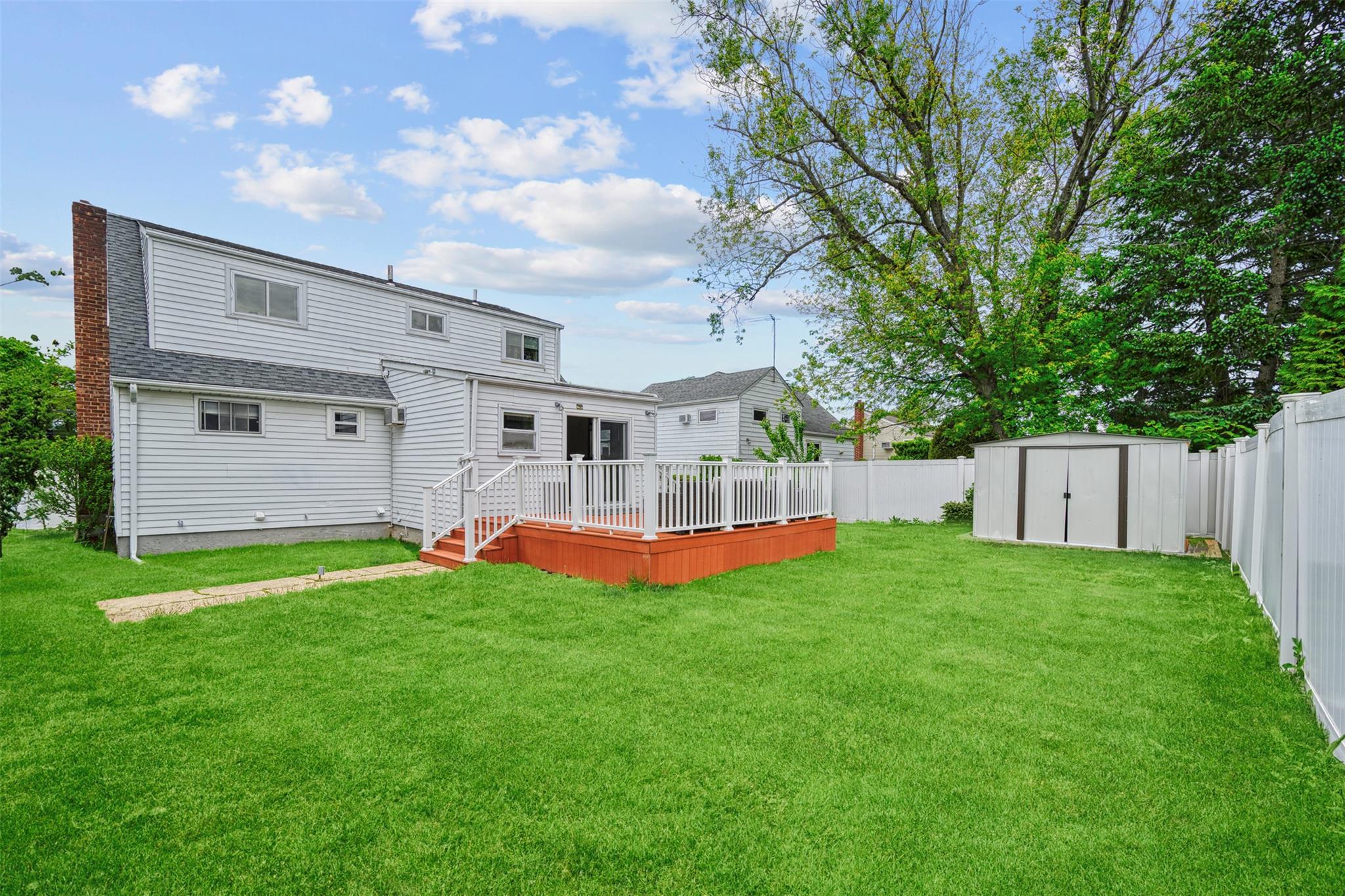 Single Family Westgate  Nassau County, NY 11762, MLS-867165-35