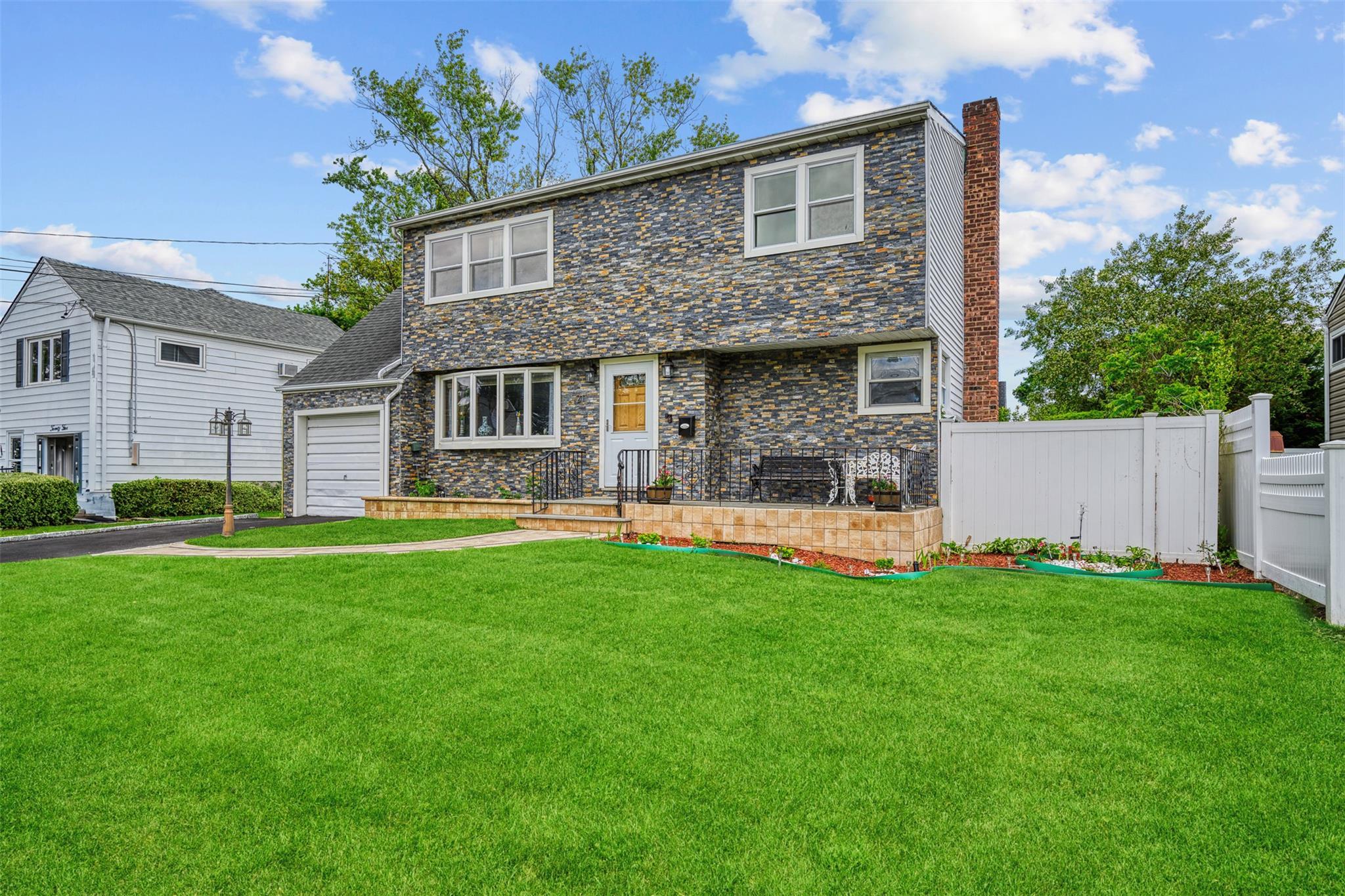 Single Family Westgate  Nassau County, NY 11762, MLS-867165-36