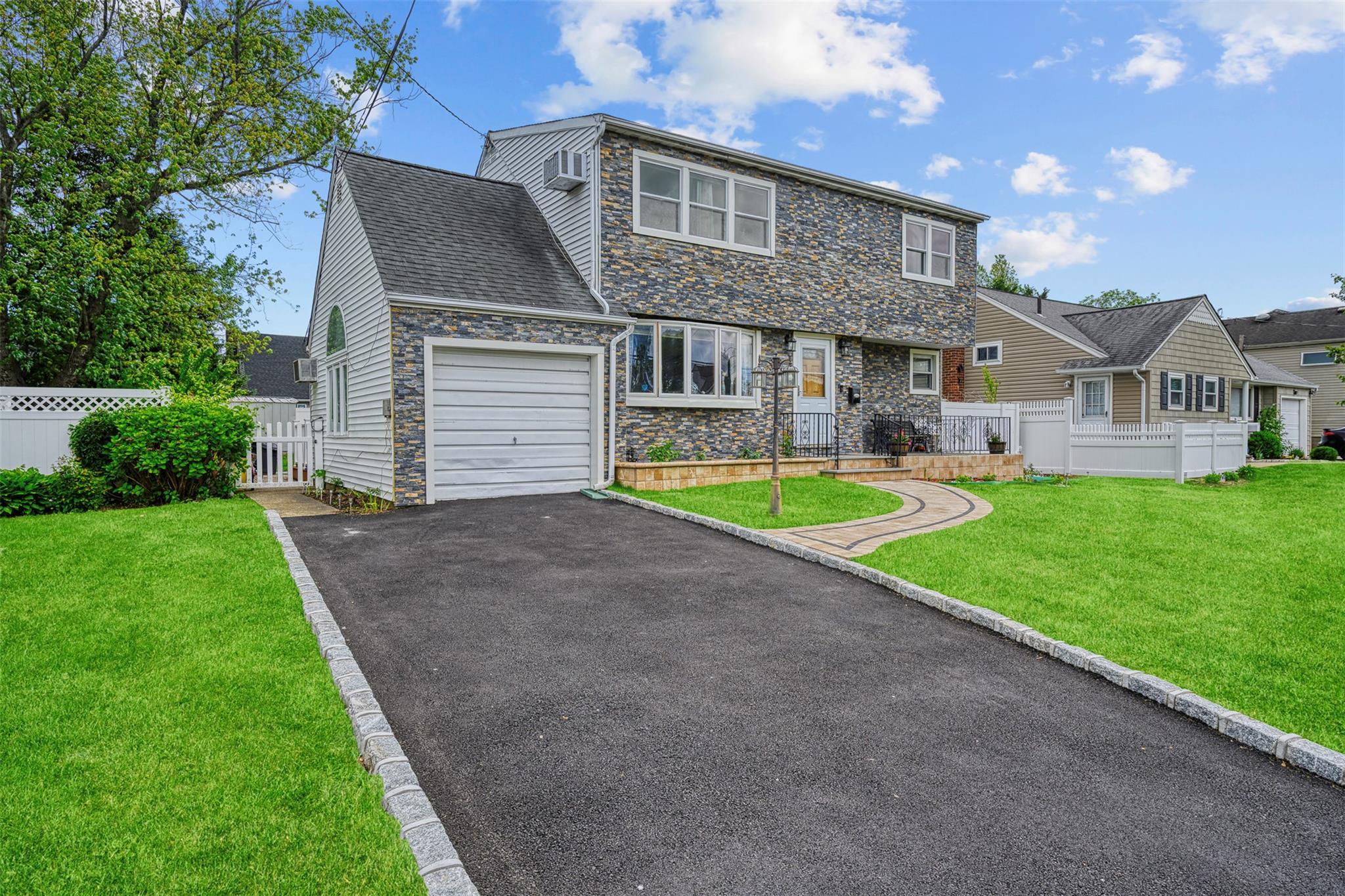 Single Family Westgate  Nassau County, NY 11762, MLS-867165-37