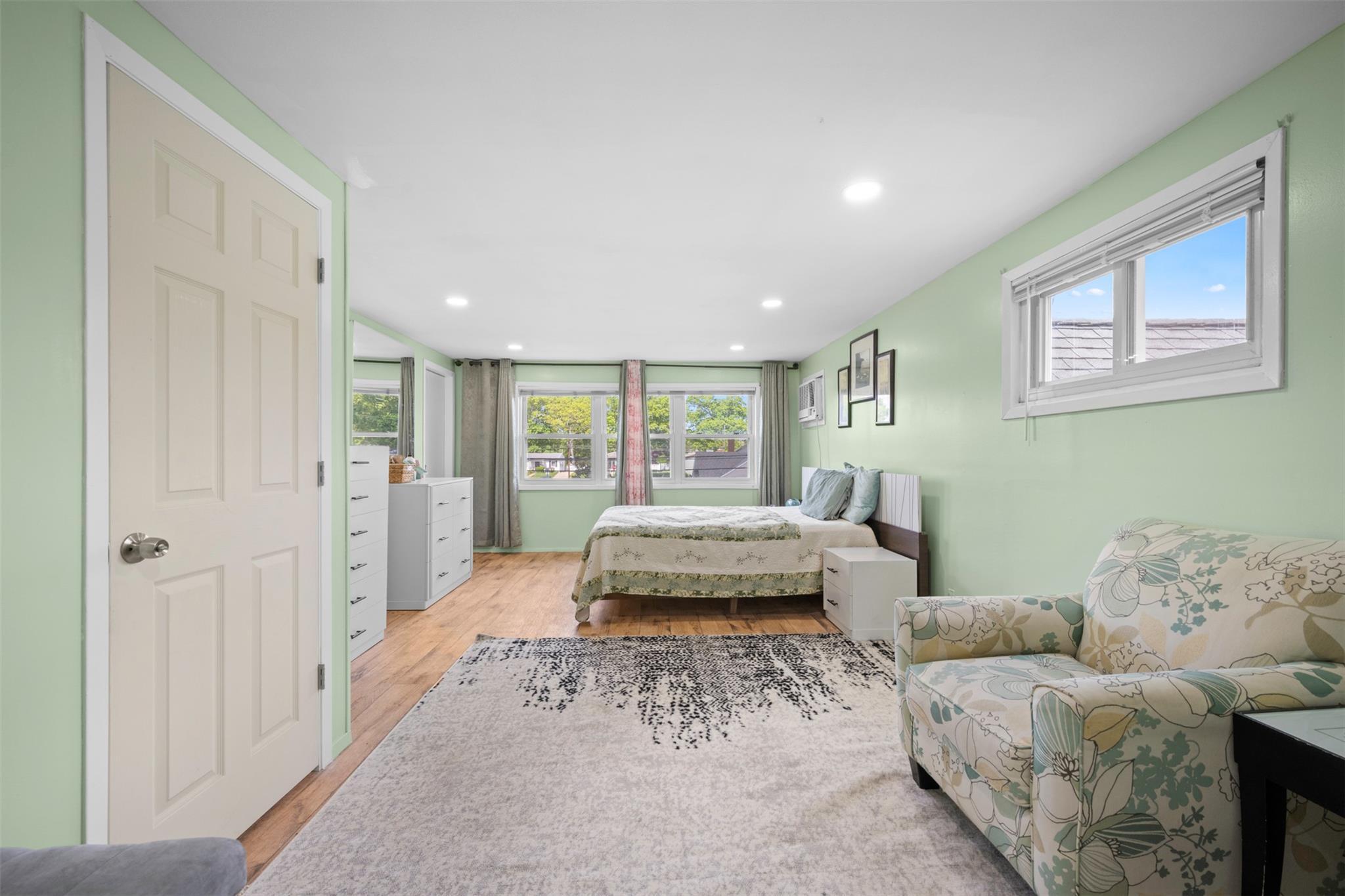 Single Family Westgate  Nassau County, NY 11762, MLS-867165-8