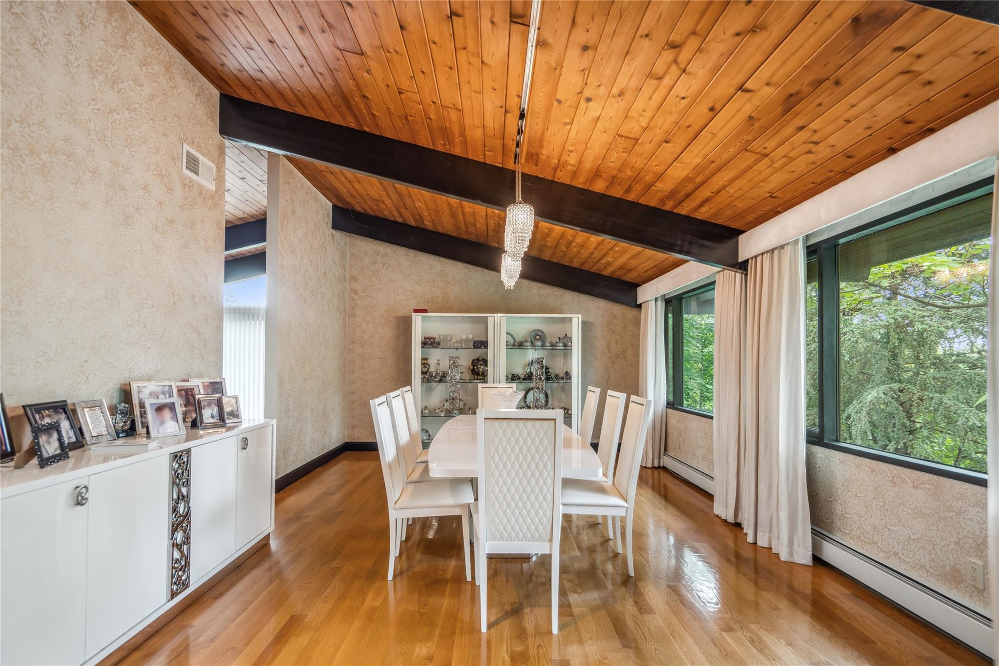 Single Family Parkway  Nassau County, NY 11577, MLS-867191-8