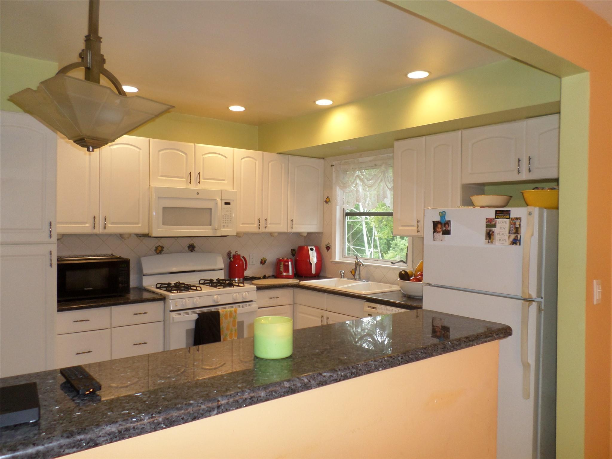 Single Family Johanna  Rockland County, NY 10952, MLS-867251-5