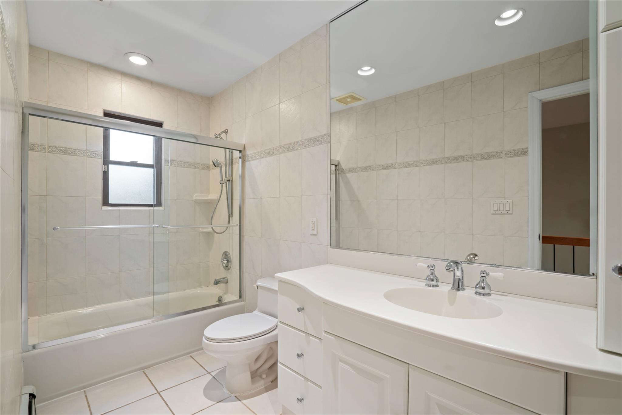 Single Family Roseanne  Nassau County, NY 11797, MLS-867296-21
