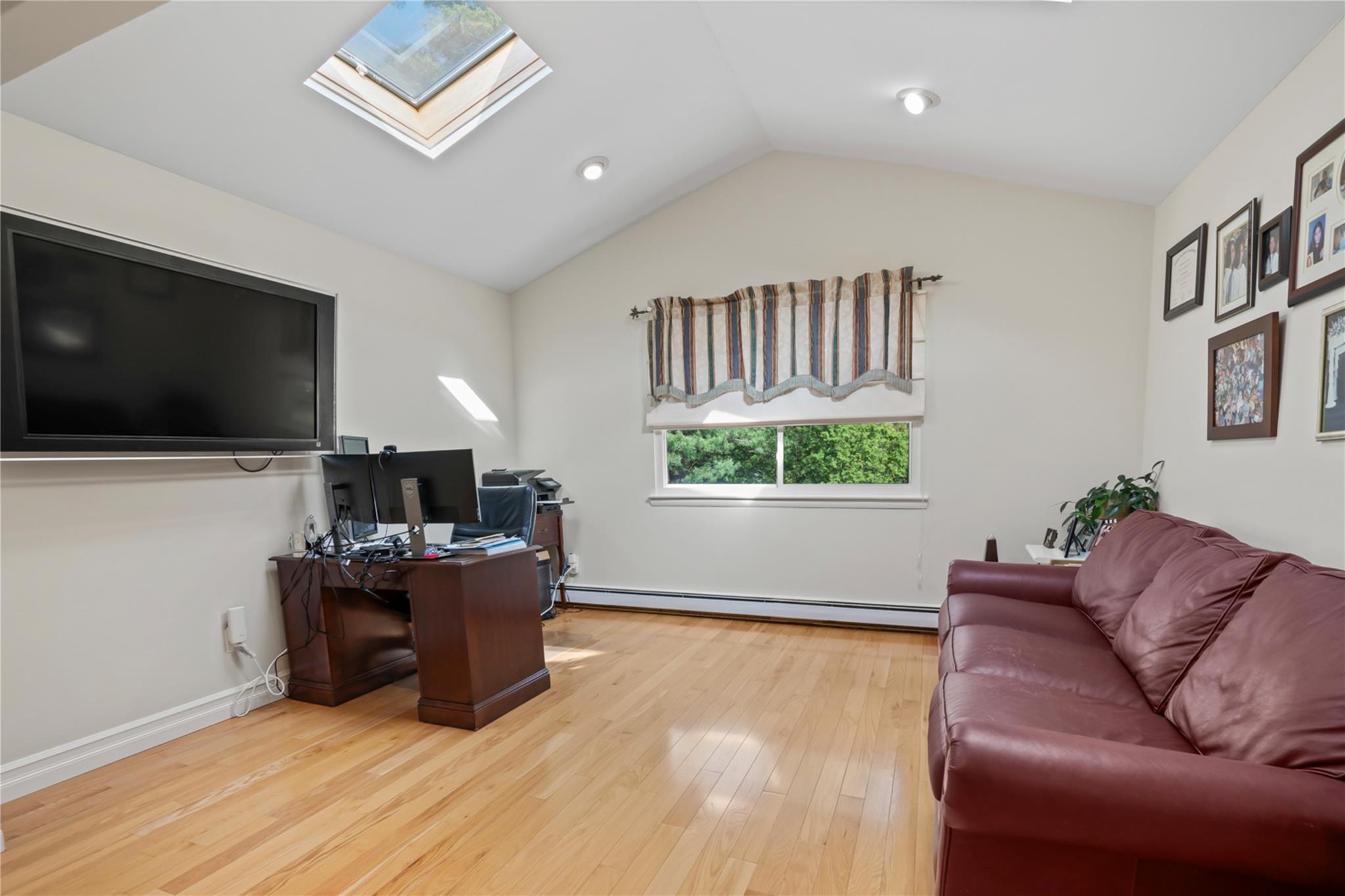 Single Family Roseanne  Nassau County, NY 11797, MLS-867296-22