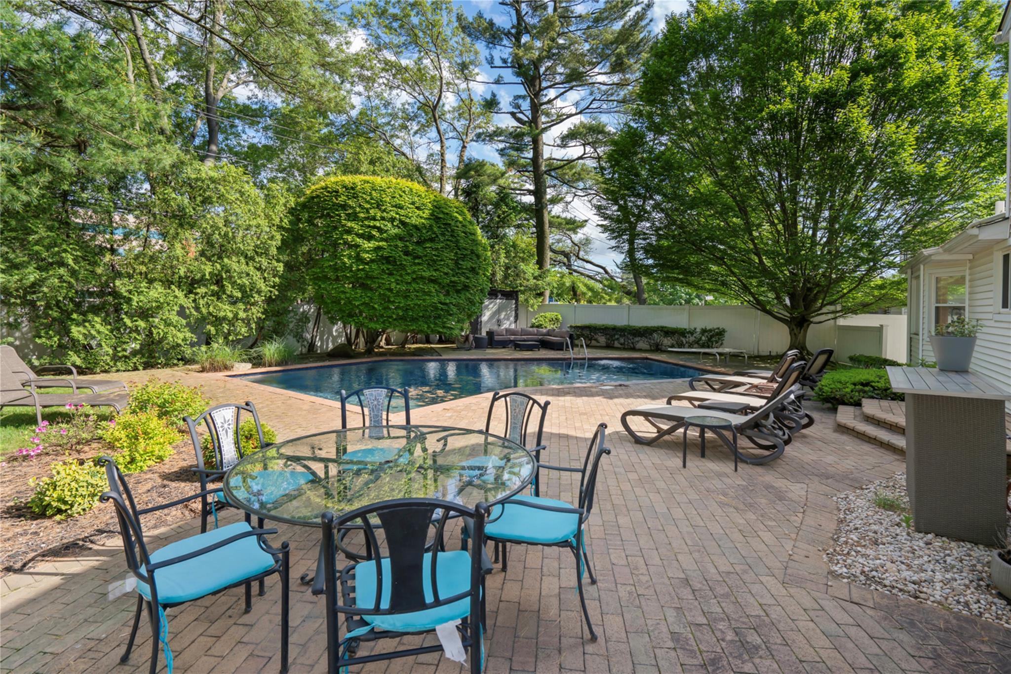 Single Family Roseanne  Nassau County, NY 11797, MLS-867296-26