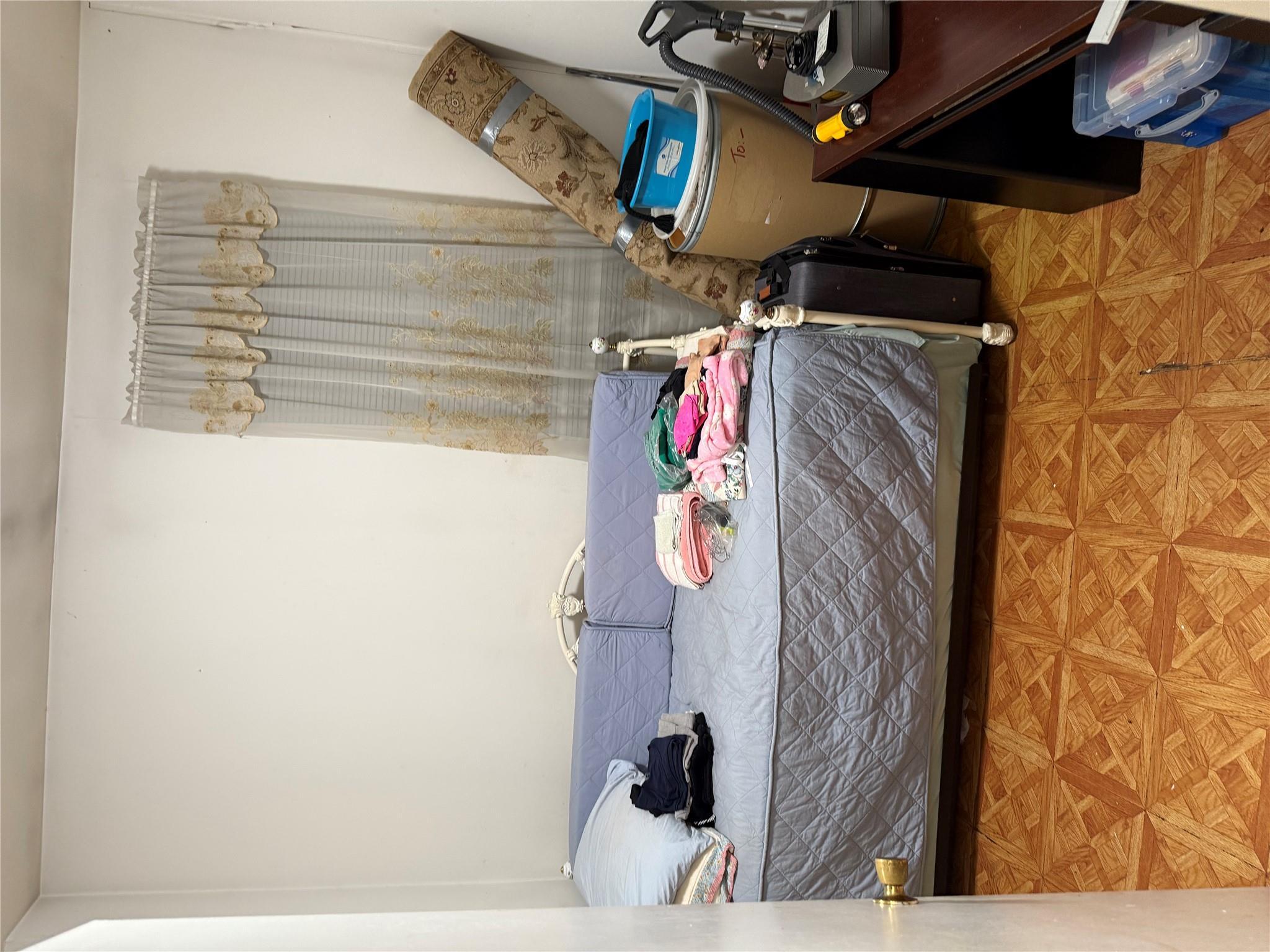 Single Family 201st  Bronx, NY 10458, MLS-867316-10