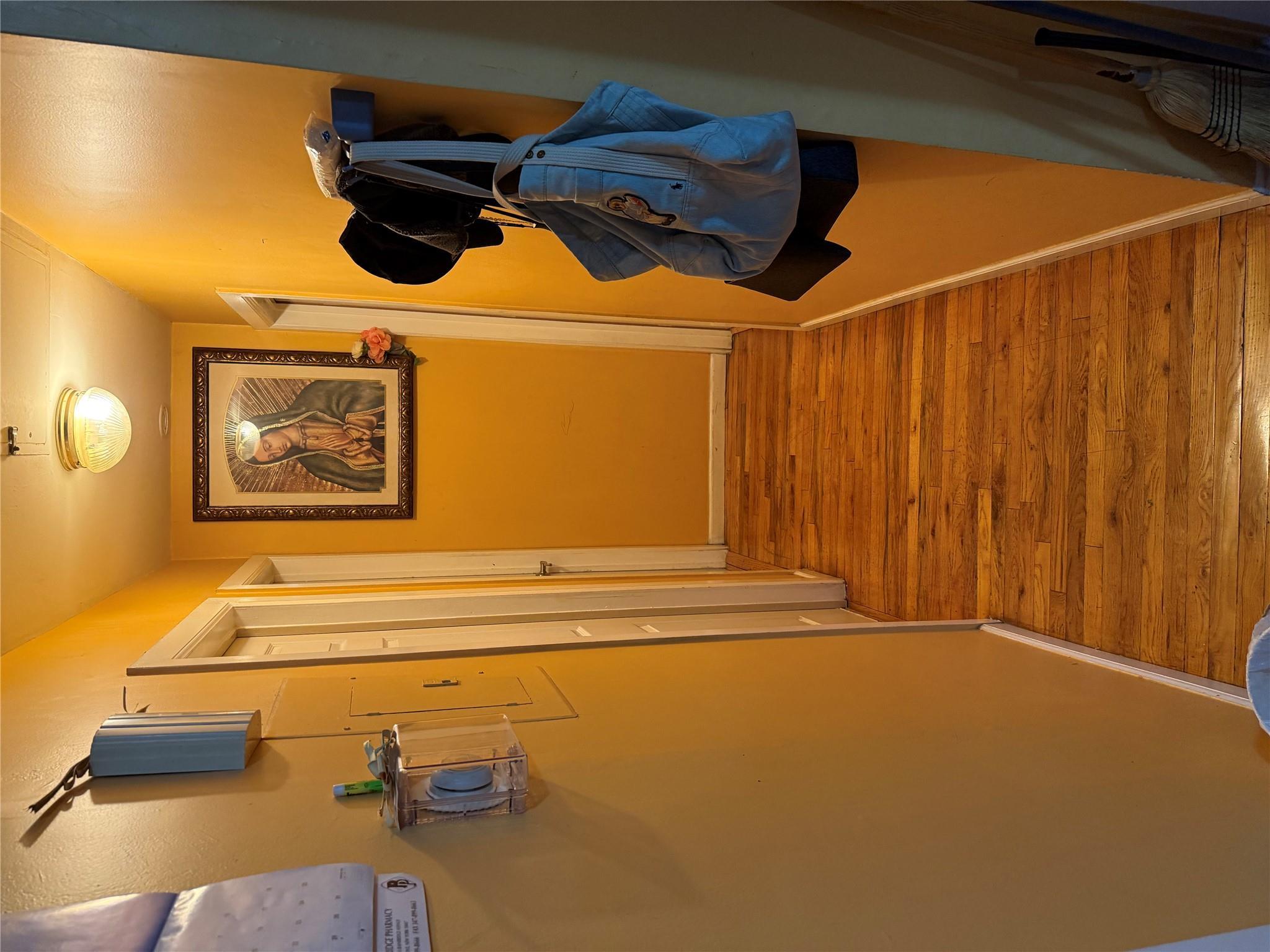 Single Family 201st  Bronx, NY 10458, MLS-867316-15