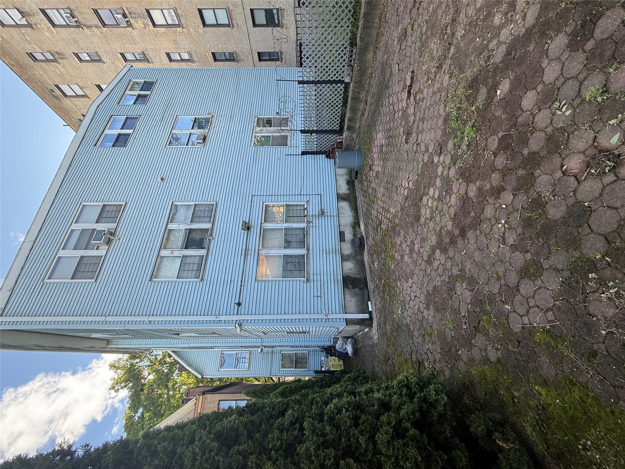 Single Family 201st  Bronx, NY 10458, MLS-867316-23