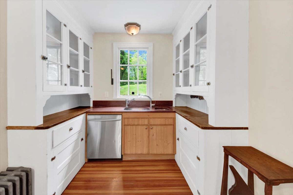 Single Family Goldens Bridge  Westchester County, NY 10536, MLS-867318-11