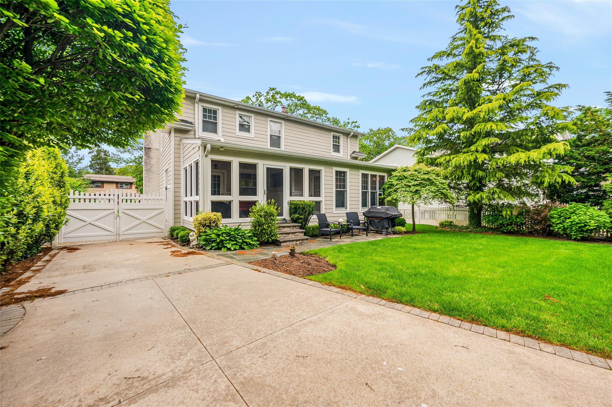 Single Family Loines  Nassau County, NY 11566, MLS-867319-28