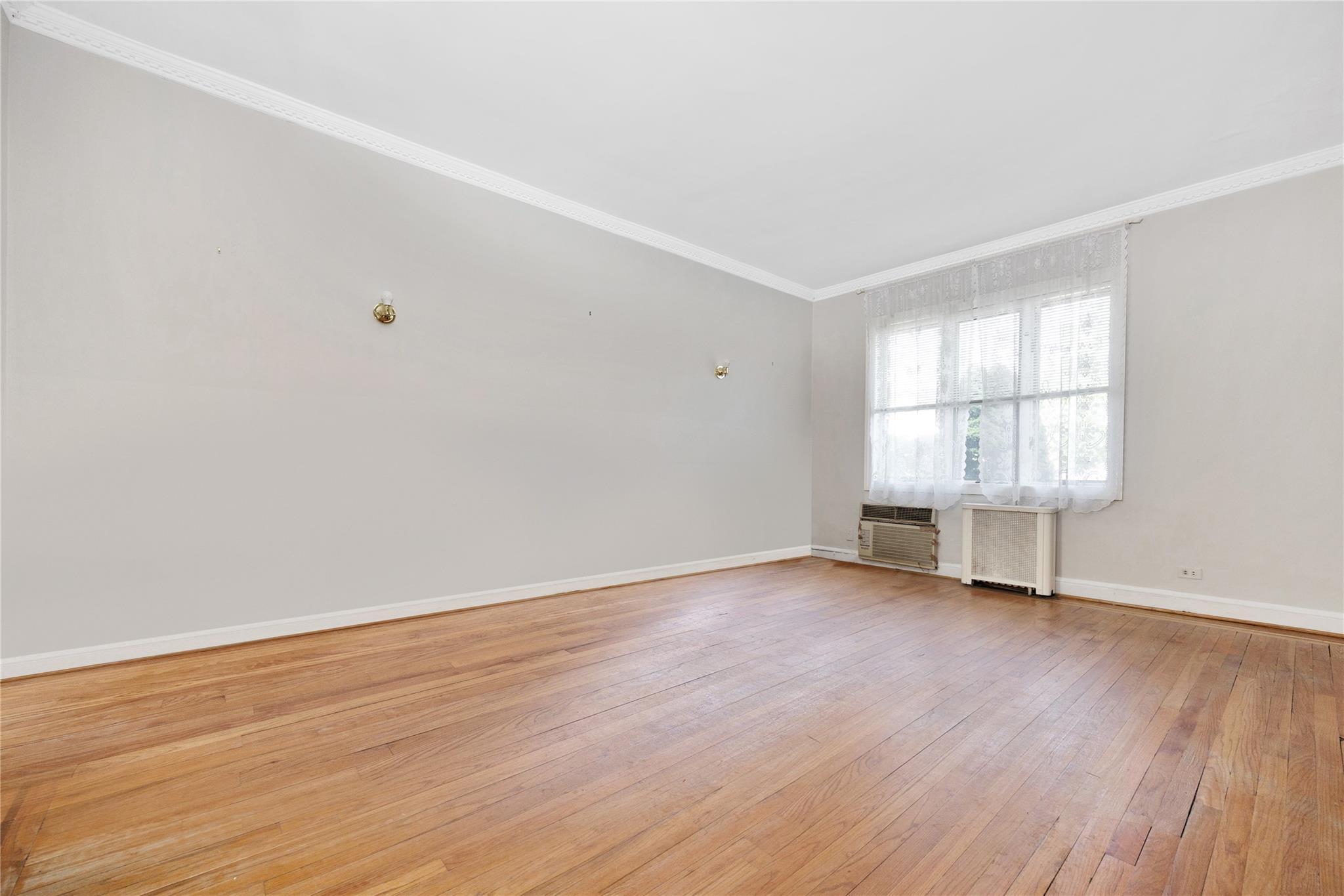 Single Family 80th  Queens, NY 11379, MLS-867327-4