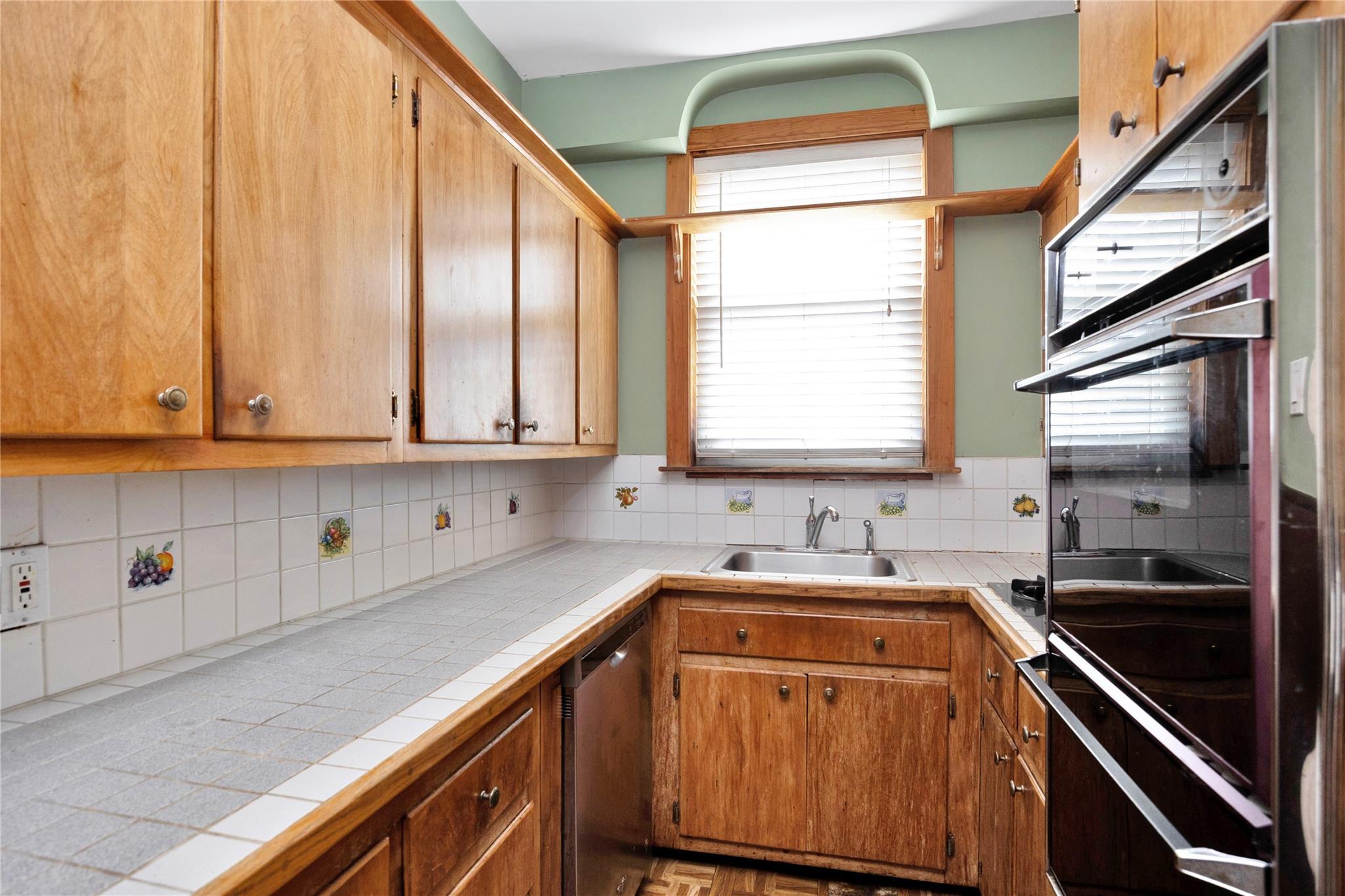 Single Family 80th  Queens, NY 11379, MLS-867327-7