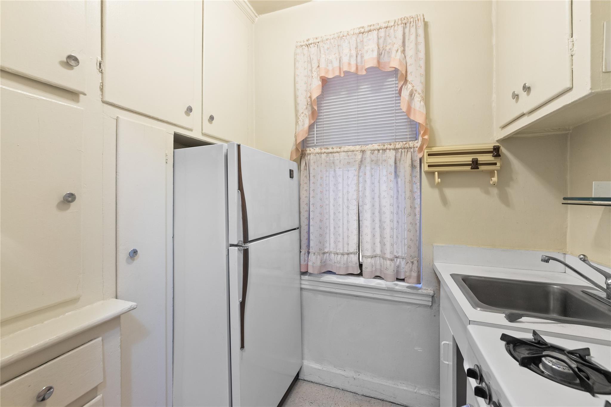 Coop Valentine  Bronx, NY 10458, MLS-867344-7