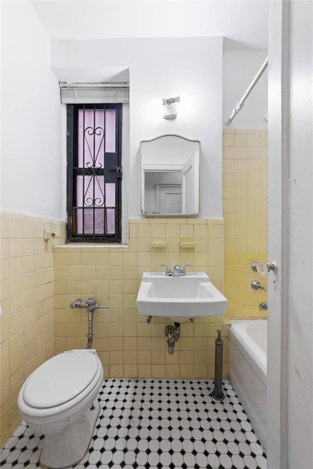 Coop Valentine  Bronx, NY 10458, MLS-867344-8