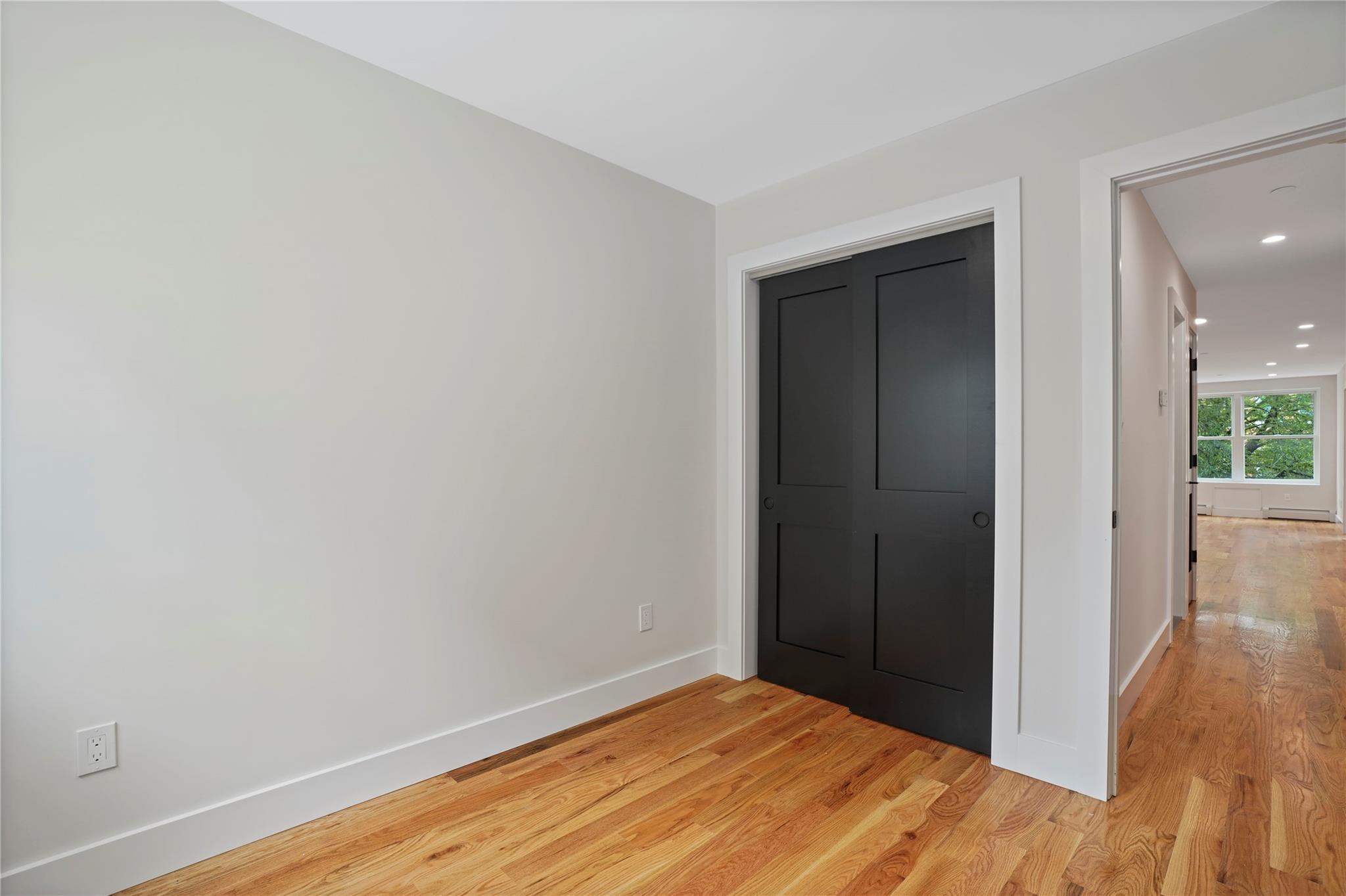 Single Family Menahan  Queens, NY 11385, MLS-867359-21