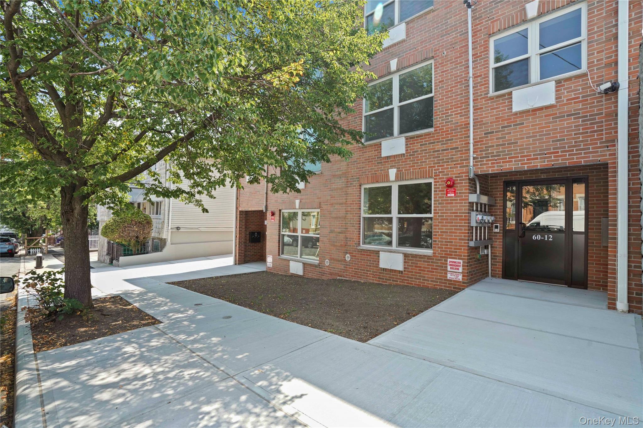 Single Family Menahan Queens, NY 11385, MLS-867359-42