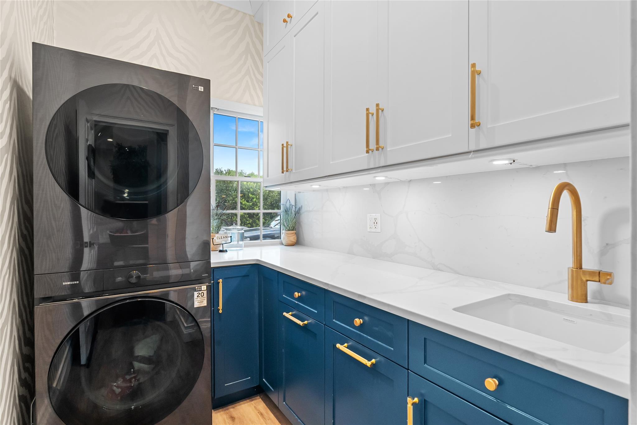 Single Family Crick Holly  Suffolk County, NY 11730, MLS-867363-13